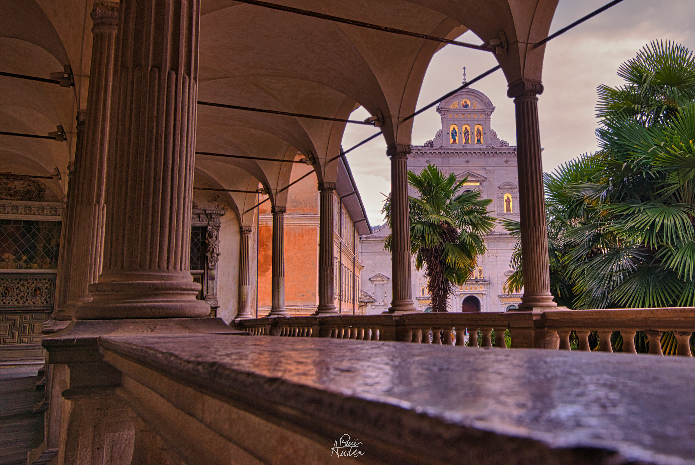 Scorcio della Basilica dal loggiato