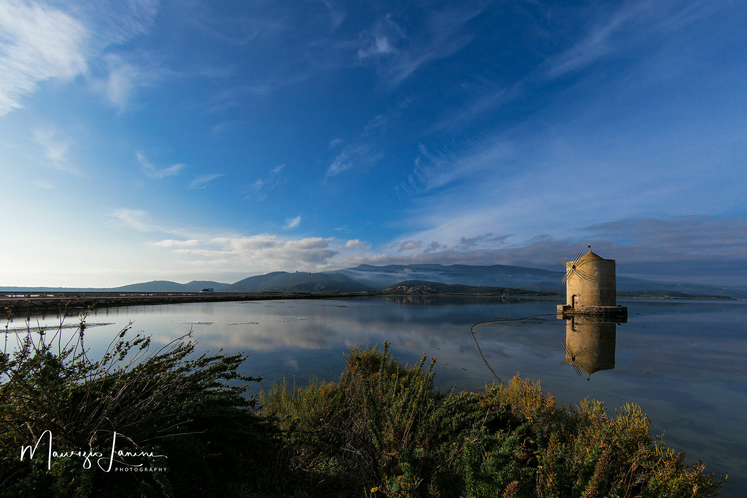 La laguna di Orbetello alle prime luci