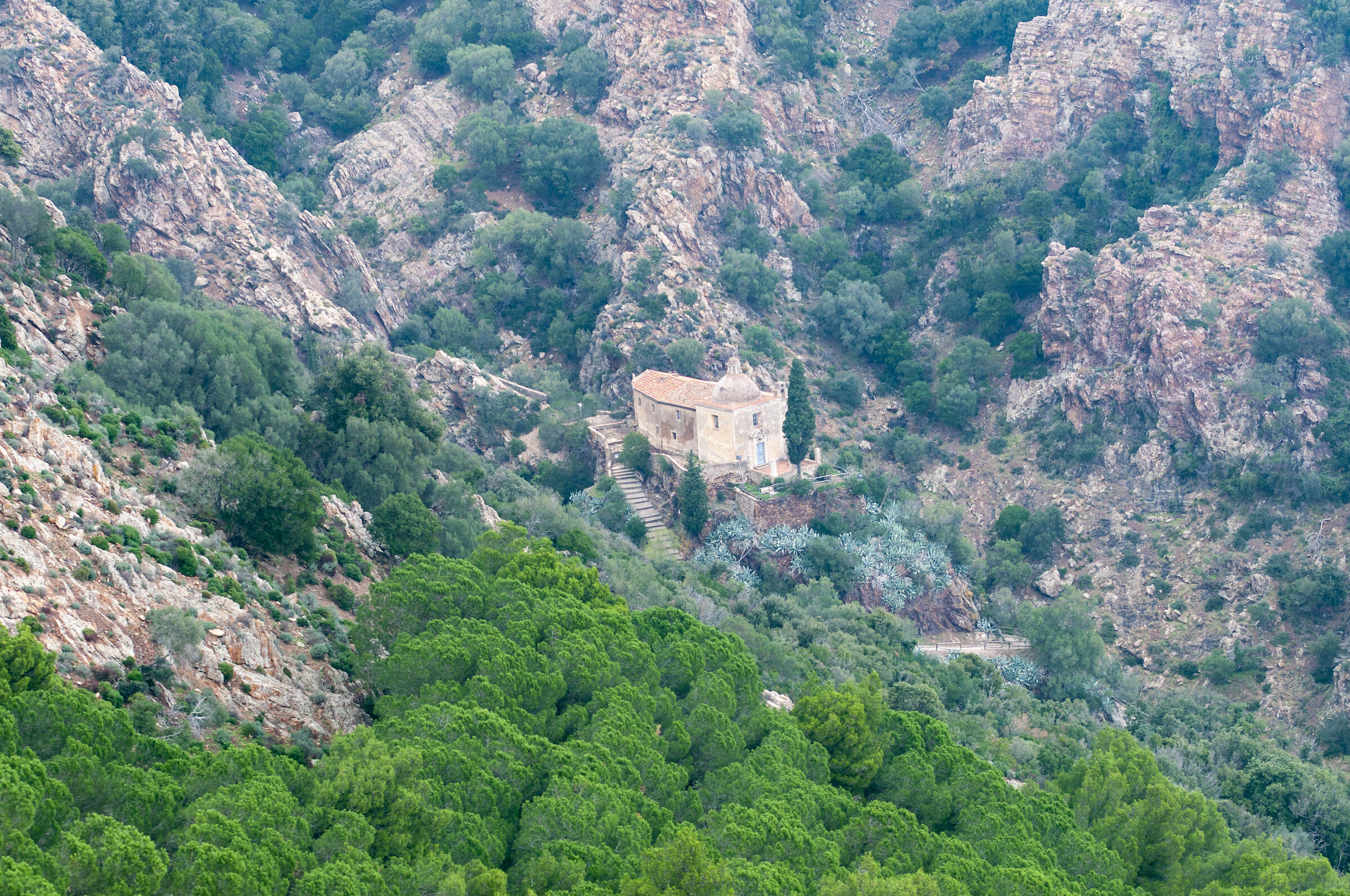 Santuario Madonna del Monserrato a Porto Azzurro