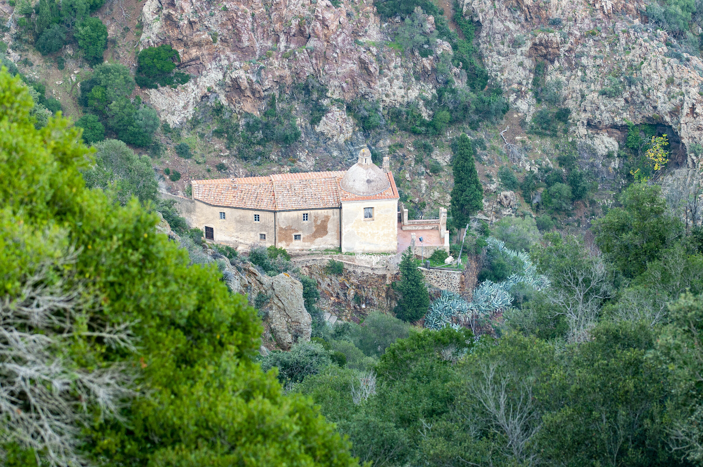 Santuario Madonna del Monserrato a Porto Azzurro