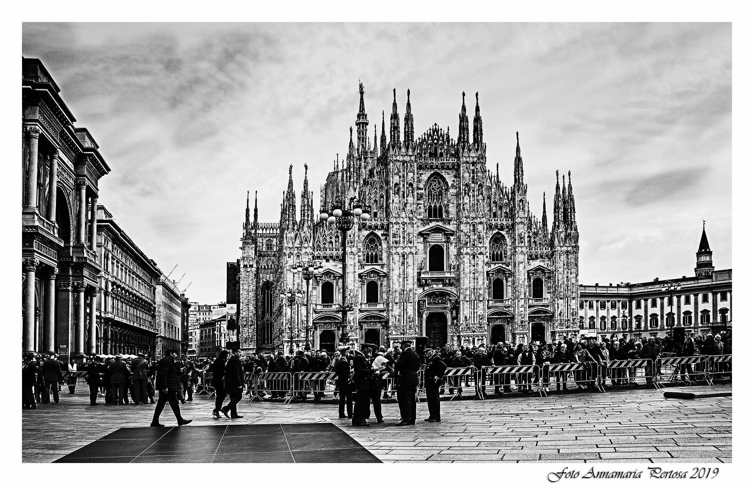 Armed Forces Day in Piazza Duomo