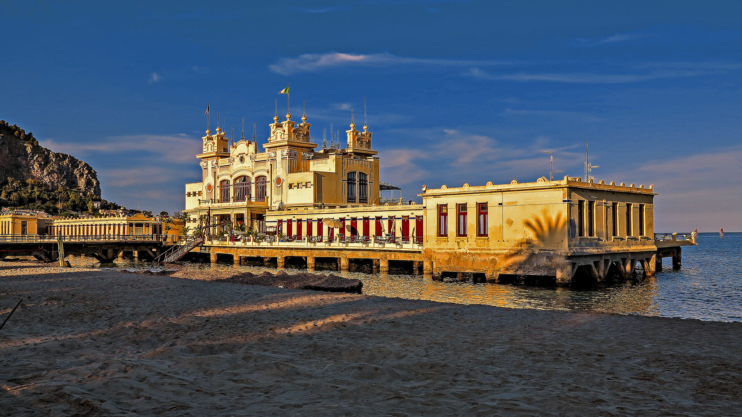 Bathing establishment in Mondello (PA)