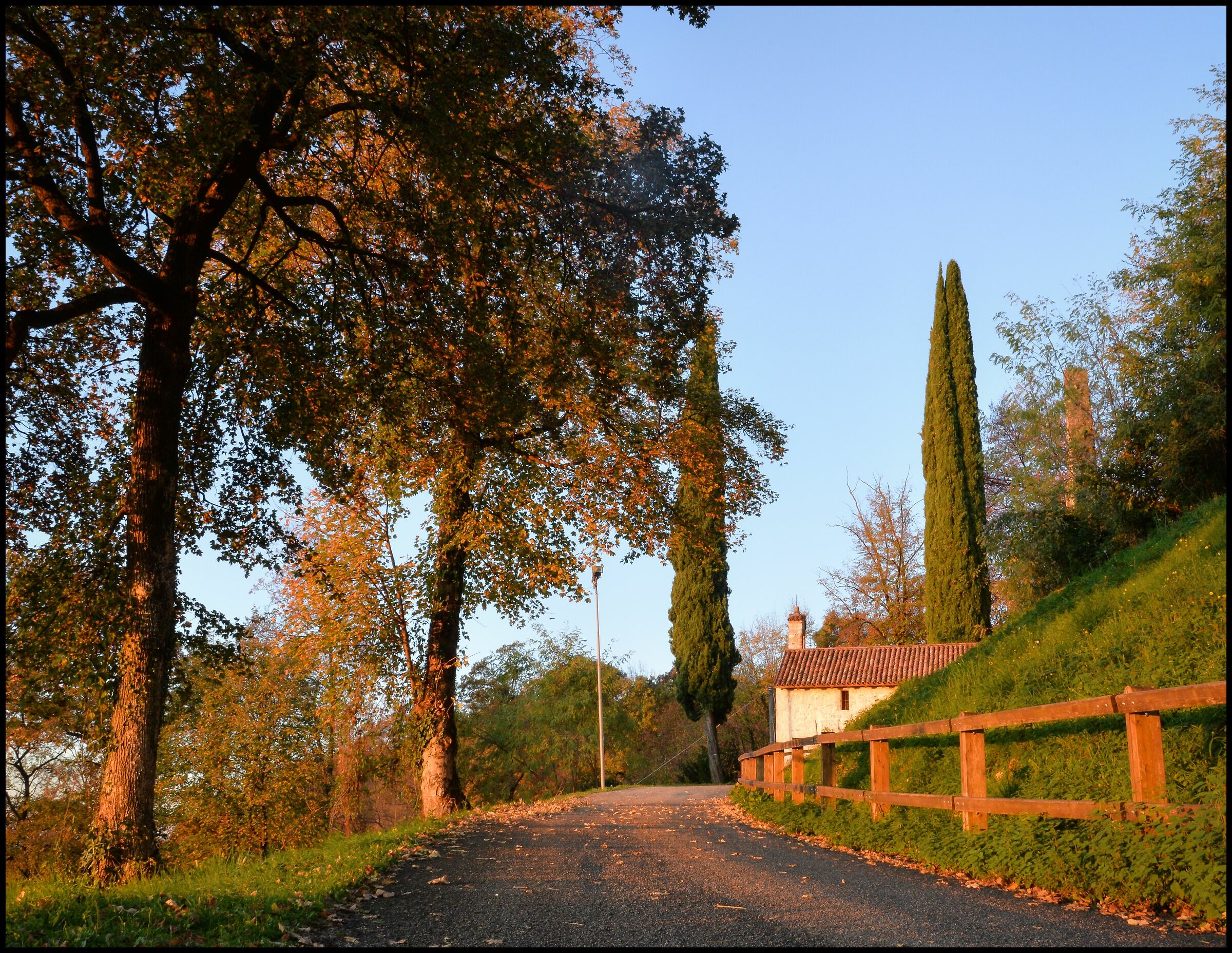 The road to Maniago Castle
