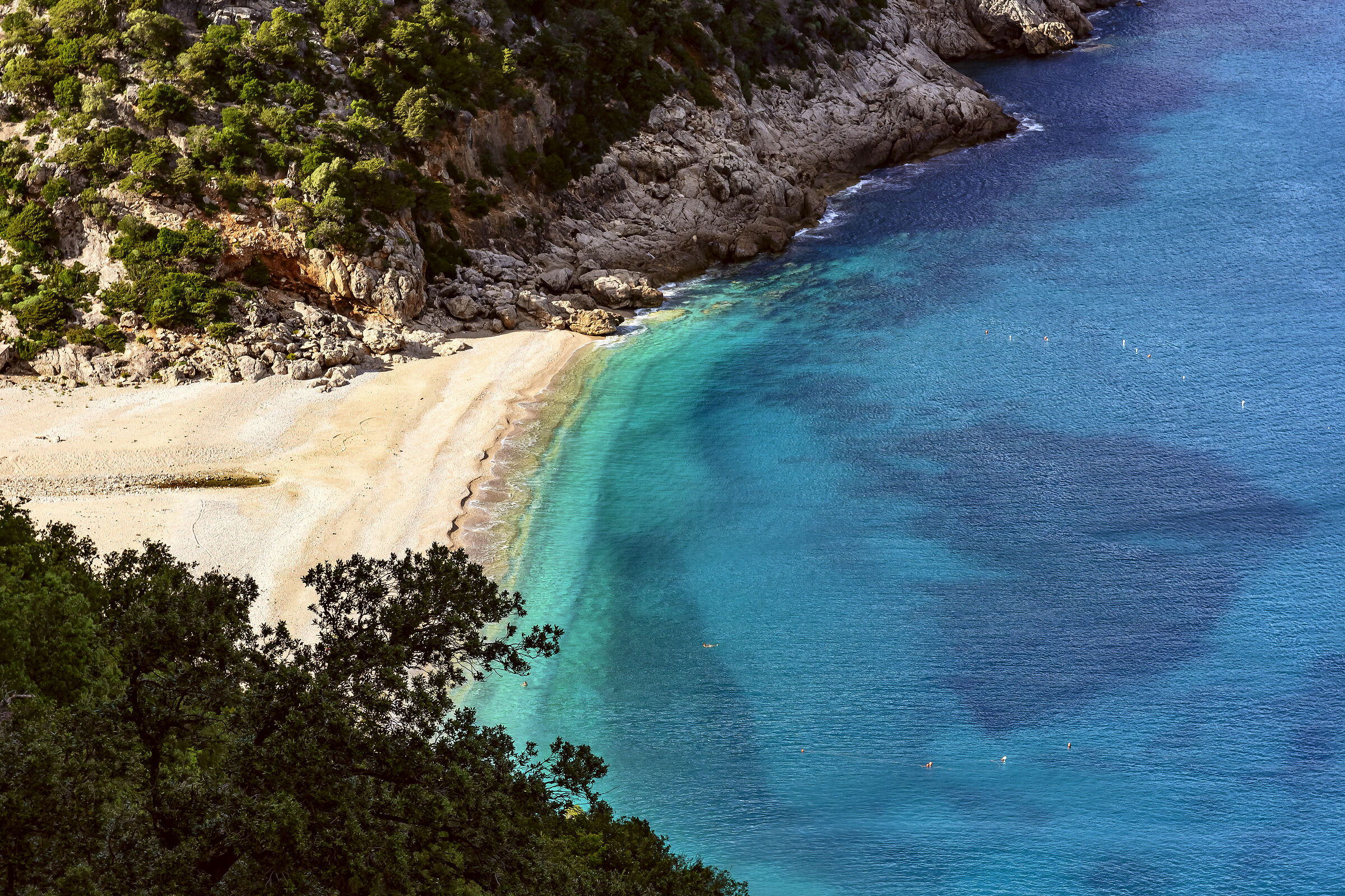 Cala Sisine. The End of trekking
