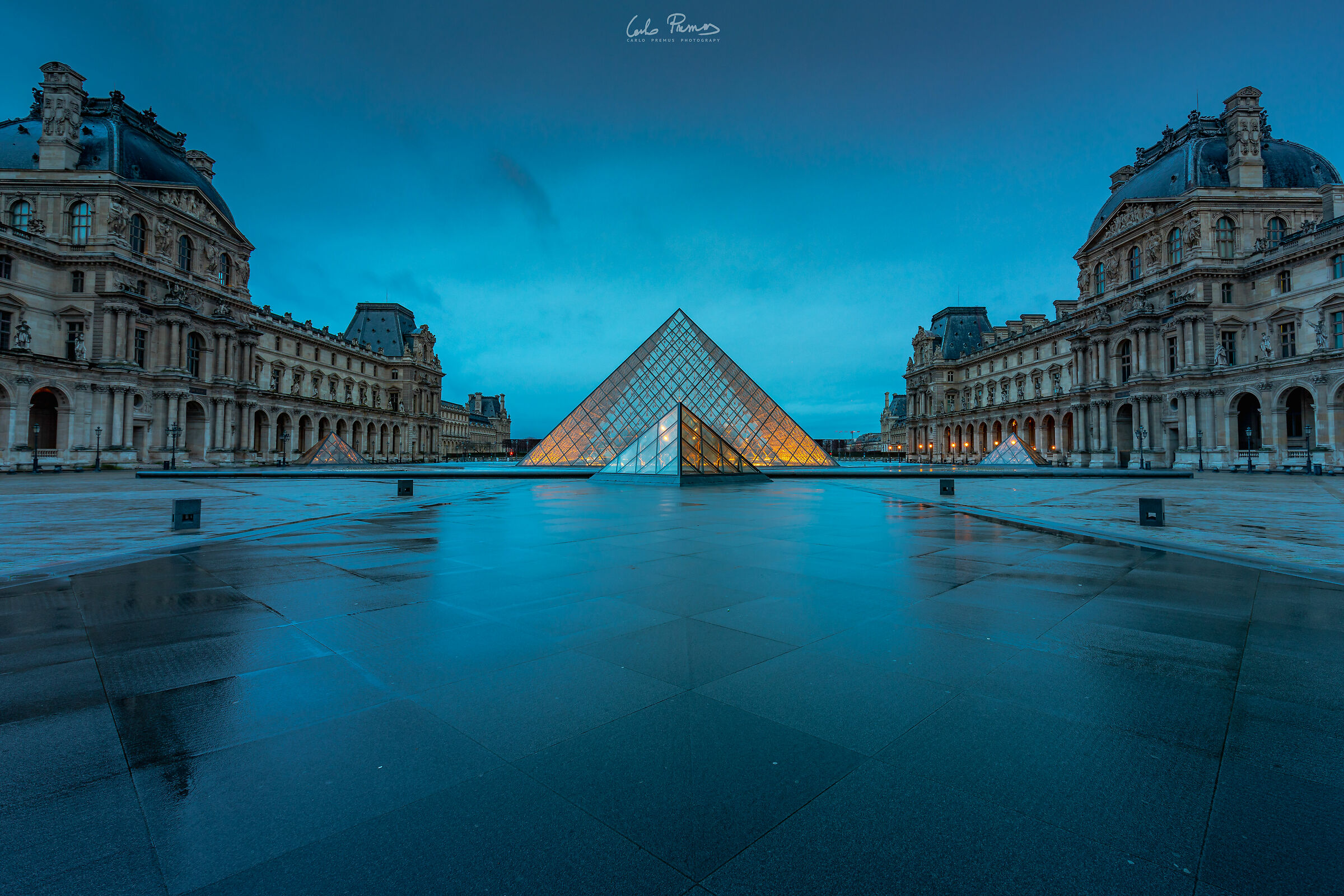 La piramide del Louvre, Parigi