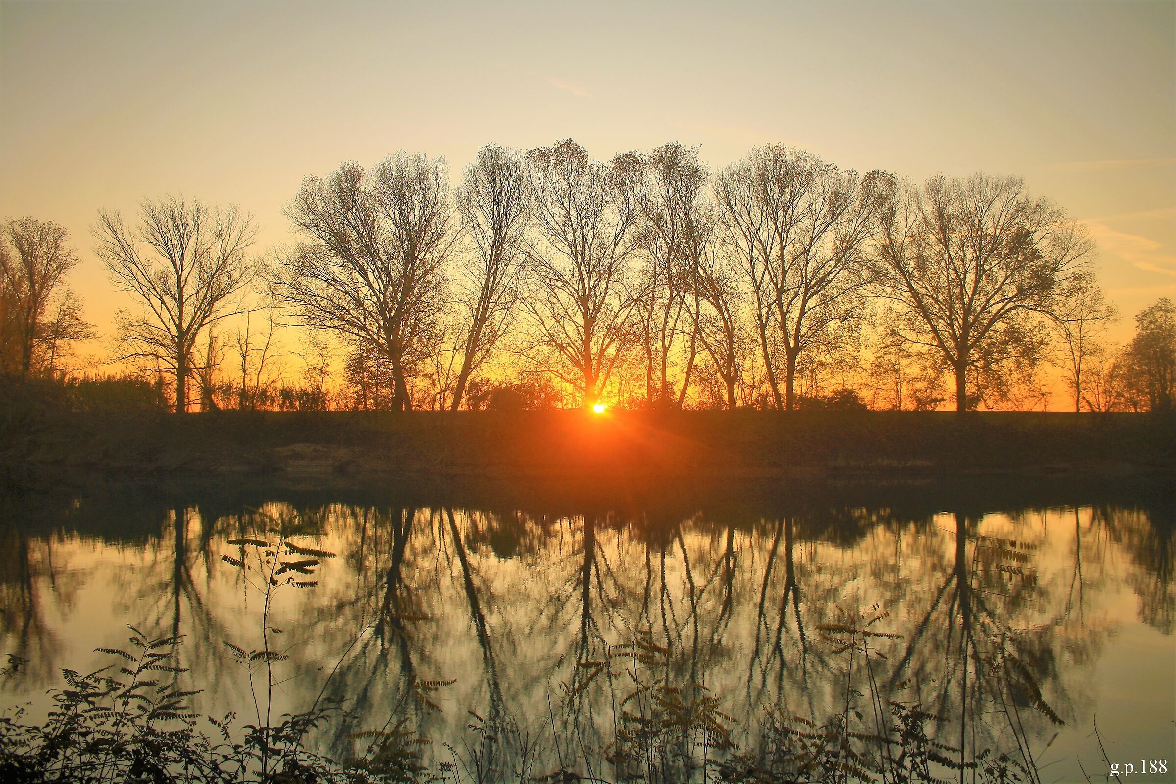 Tramonto sul fiume