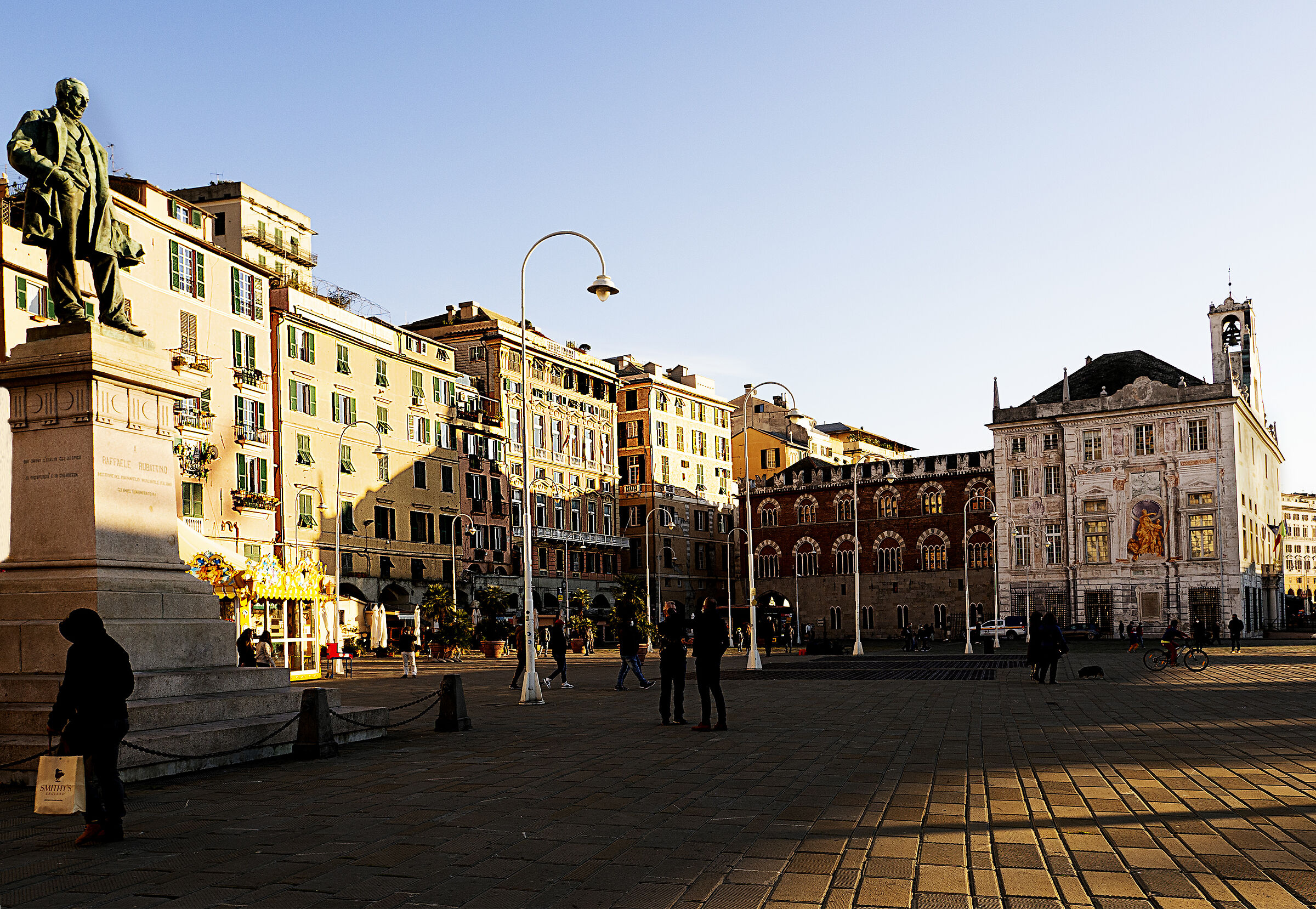 Genoa Piazza Caricamento 1