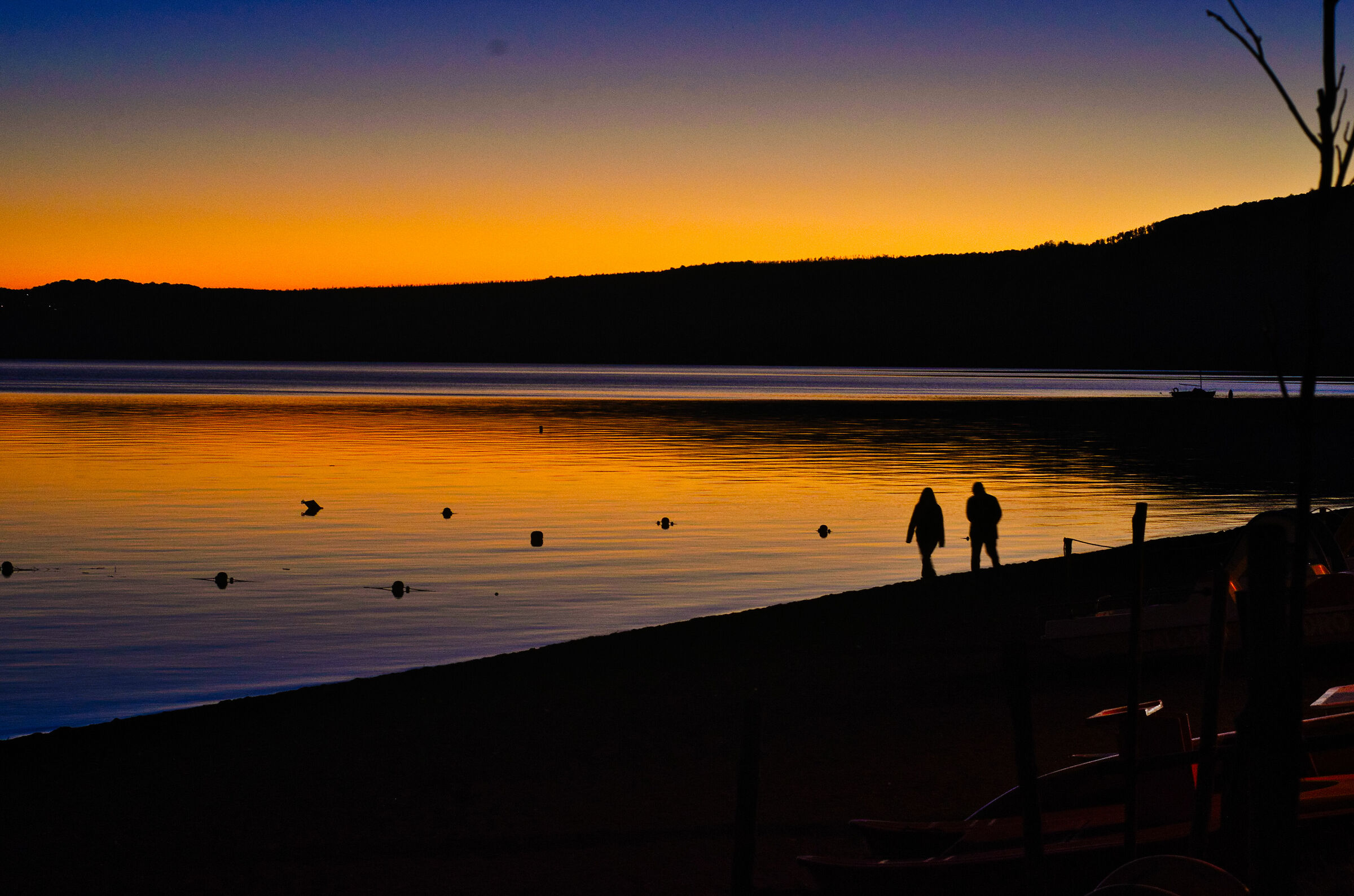 Lago di Bracciano al tramonto