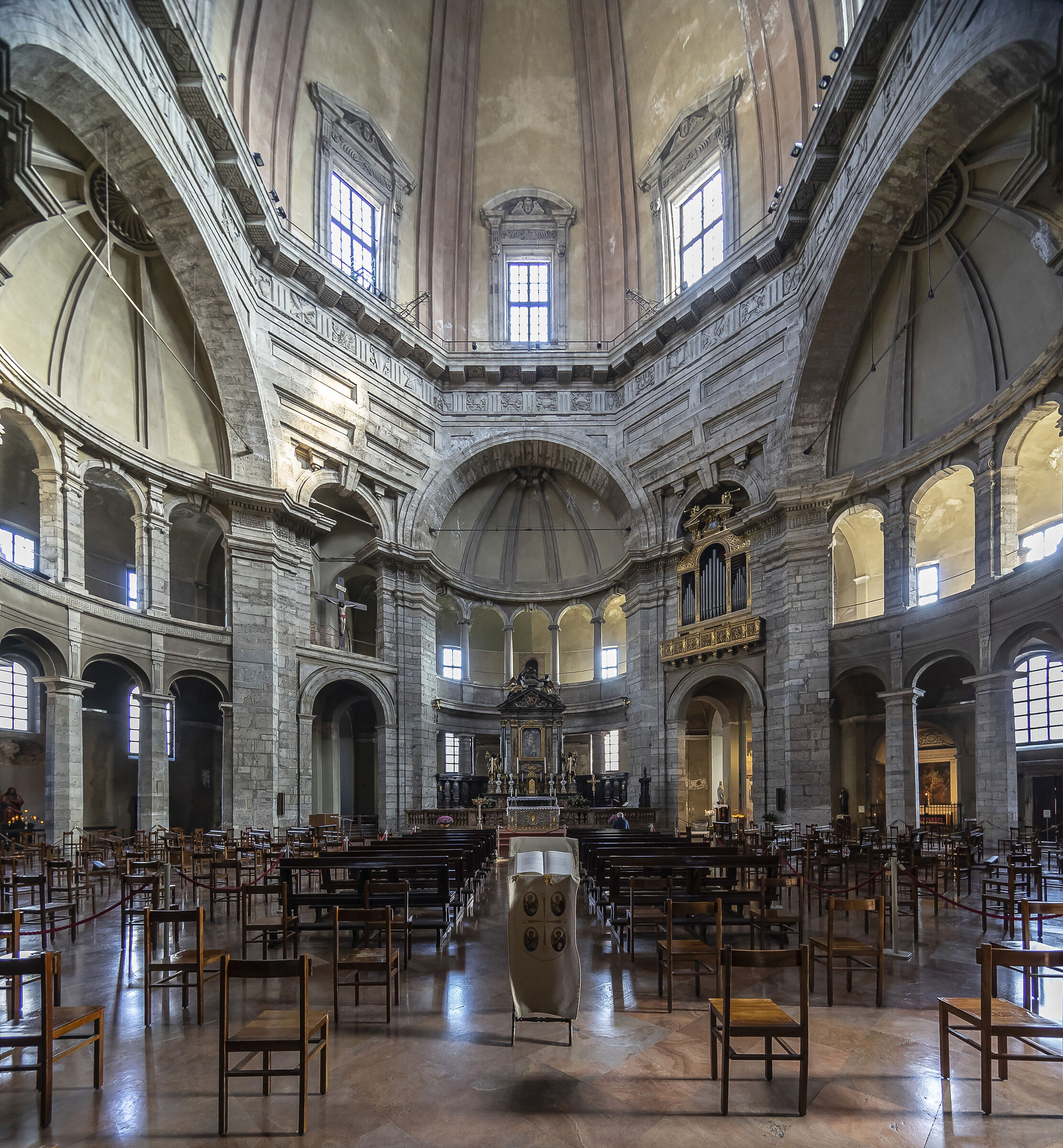 Basilica of San Lorenzo Maggiore - 11 - Interior