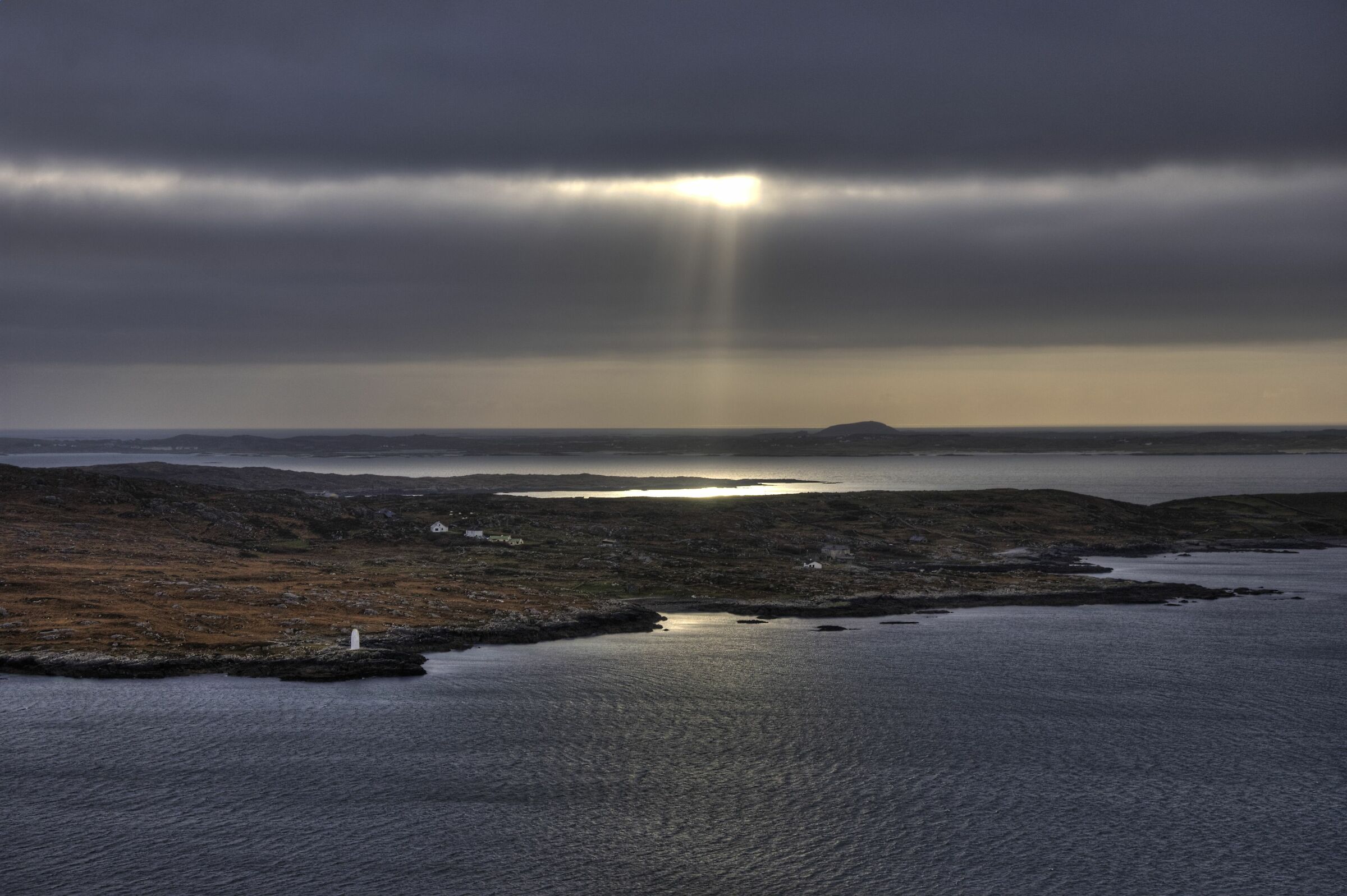 Ray of Light (Sky Road Upper, Connemara, Irlanda)