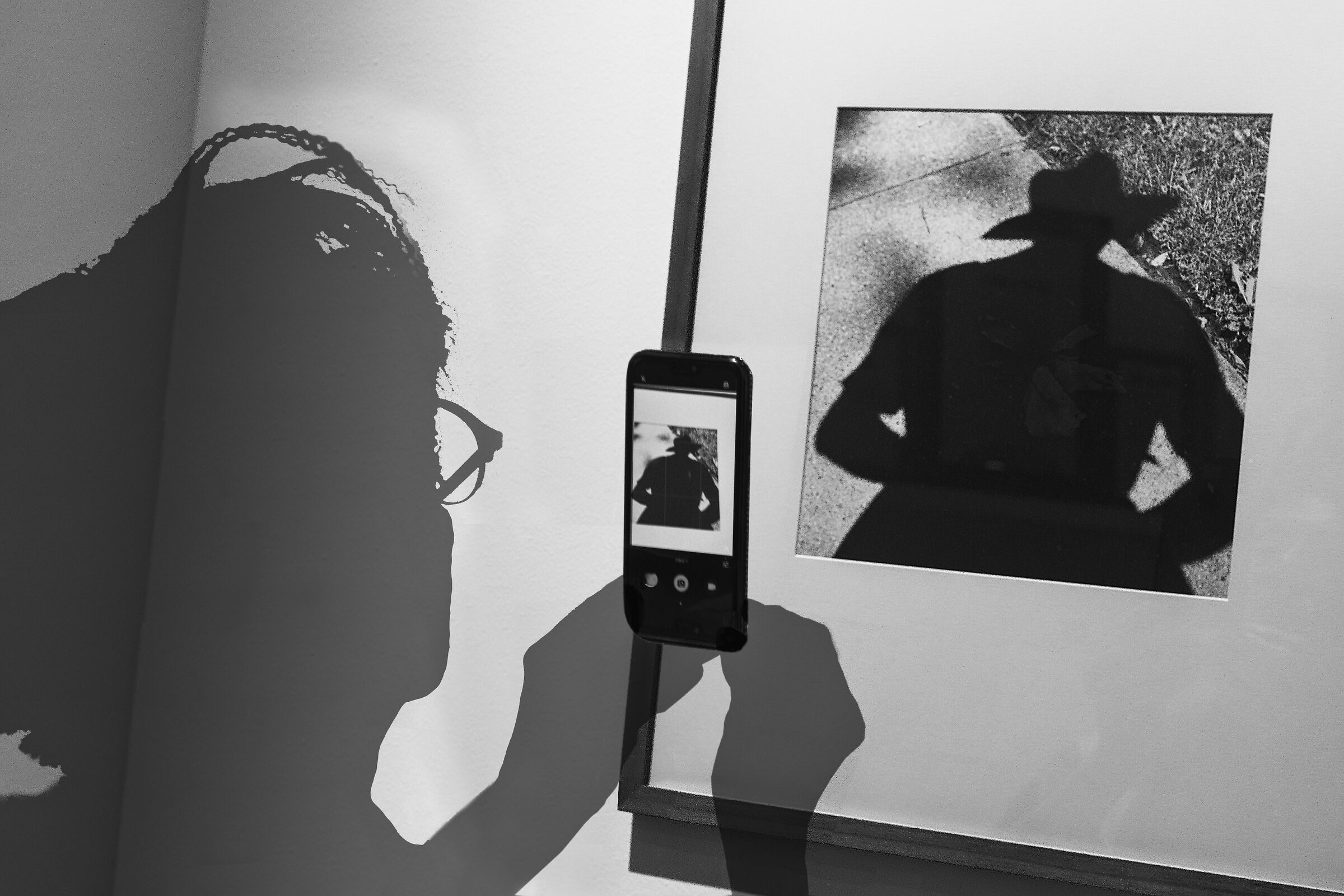 L'ombra che fotografa l'ombra.