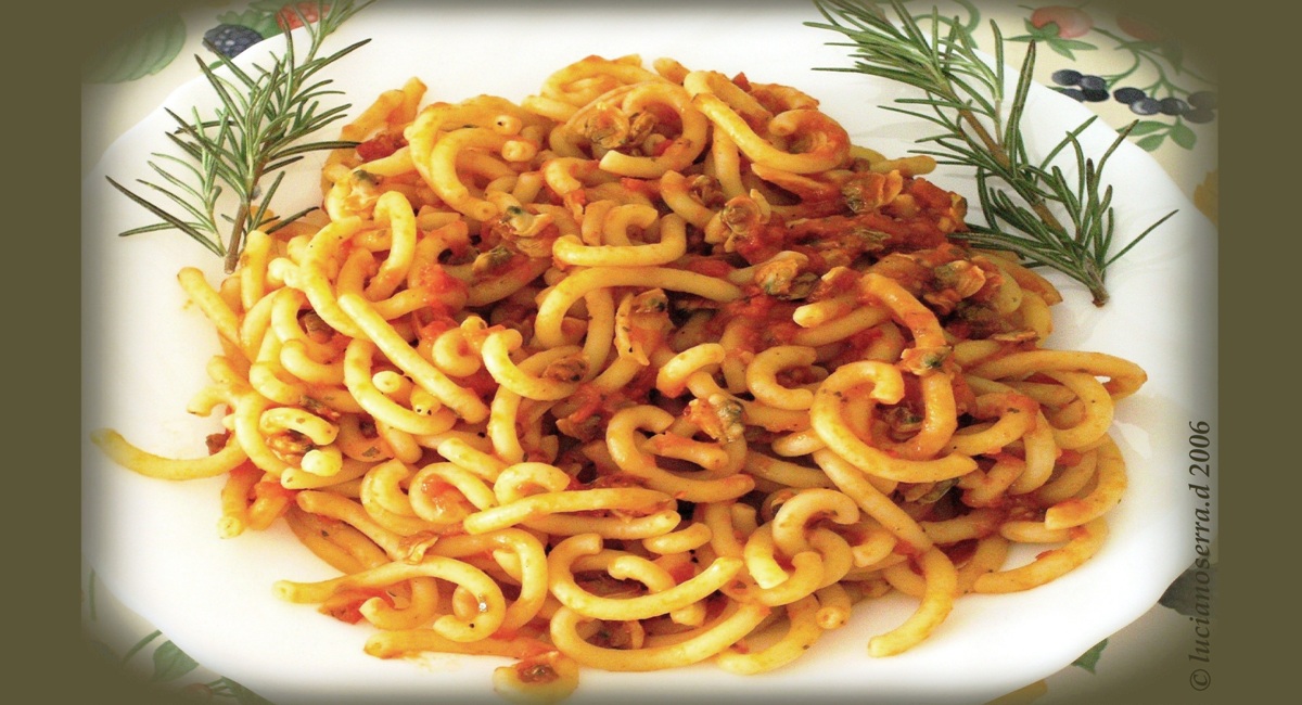 Gramigna al sugo con vongole