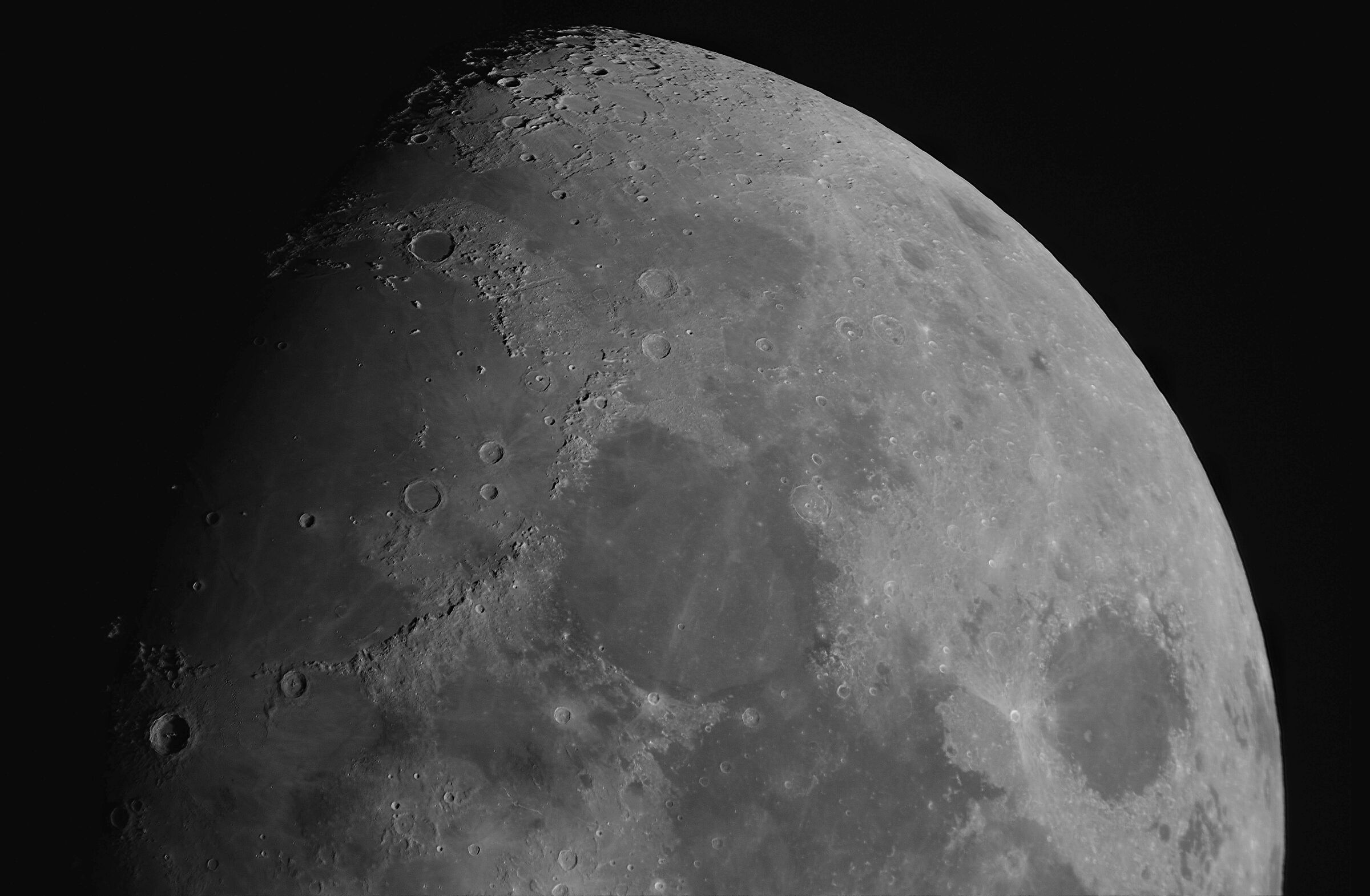 Luna a 4500 mm equivalenti