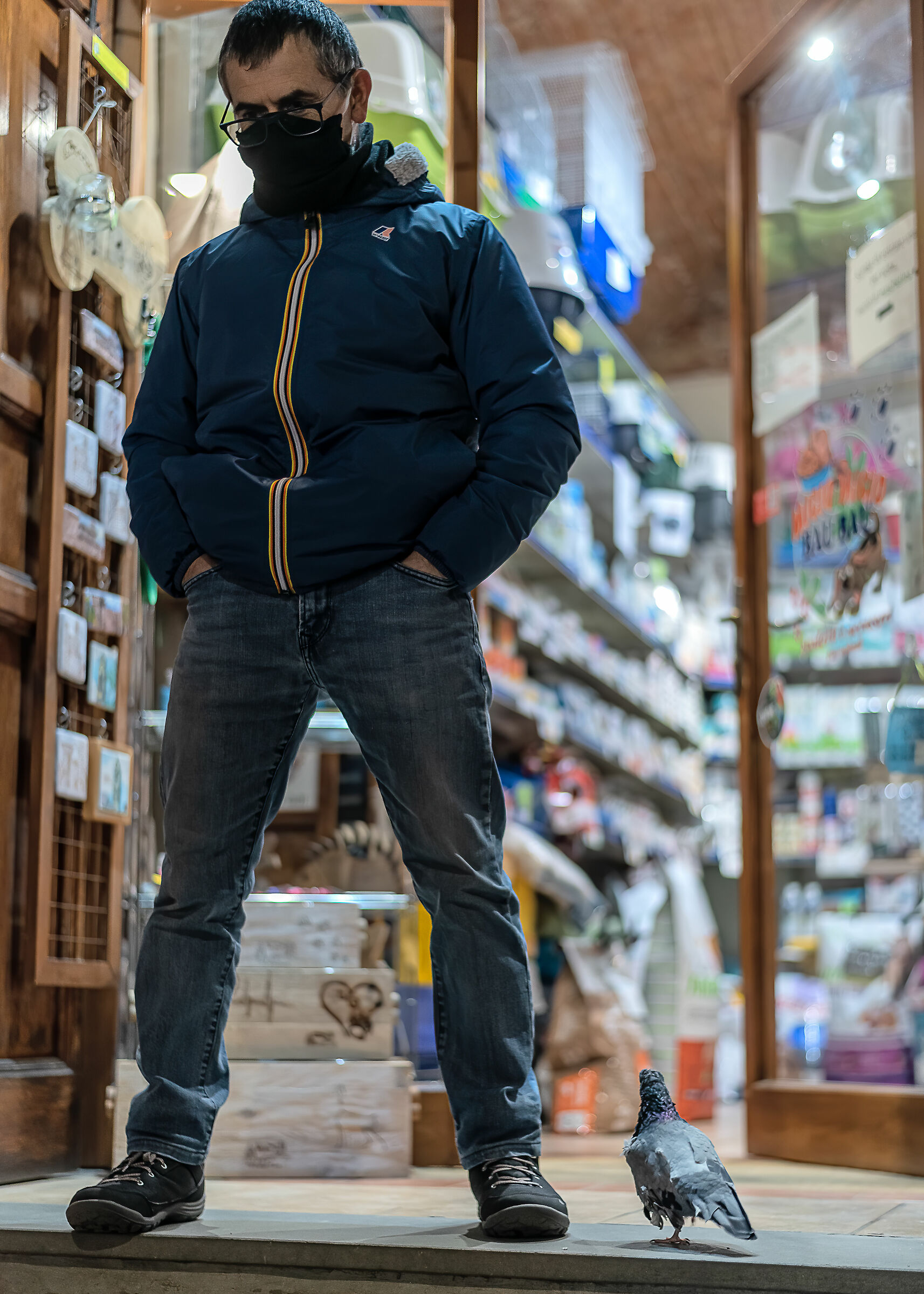 l'uomo e...il suo uccello....