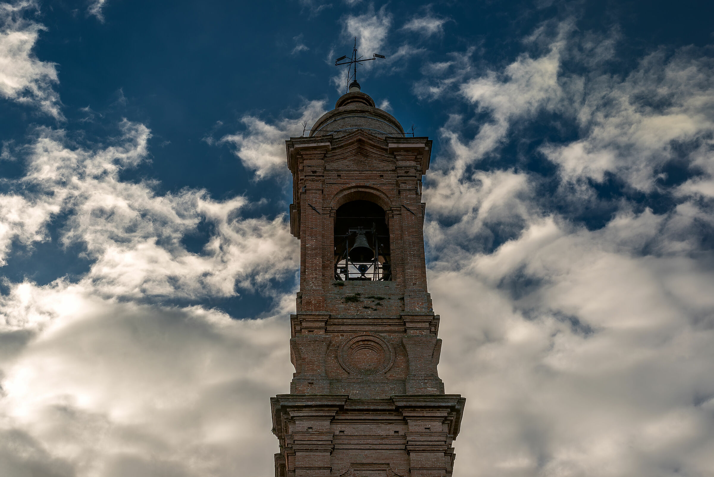 particolare di una torre citta' della pieve(pg)