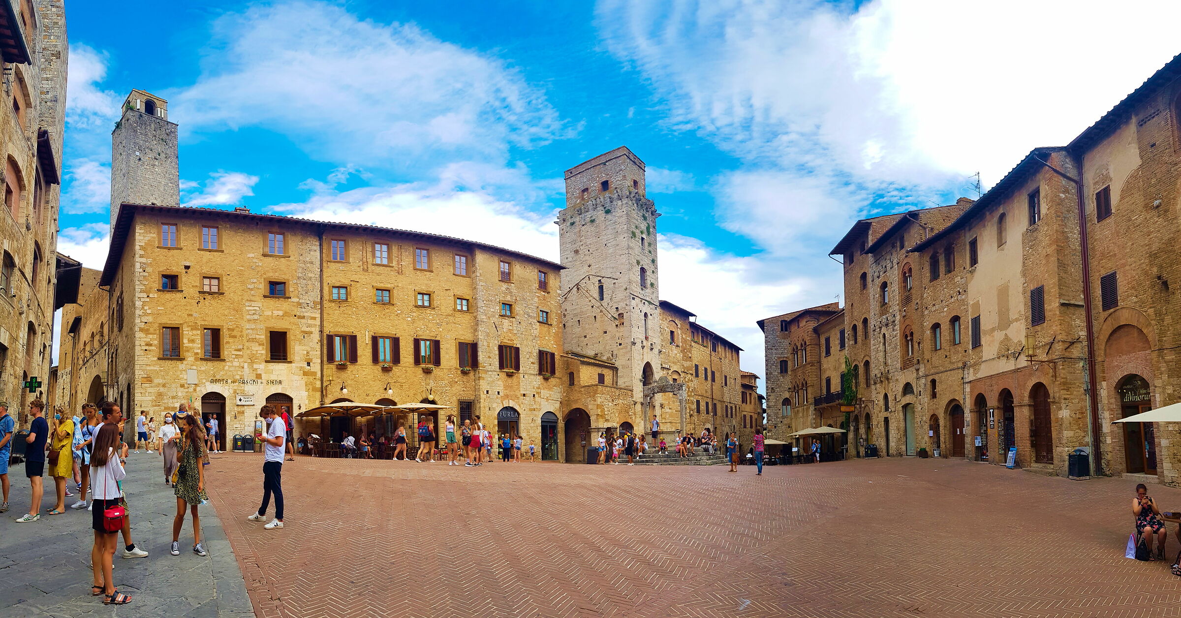 Piazza della Cisterna, San Gimignano (si)