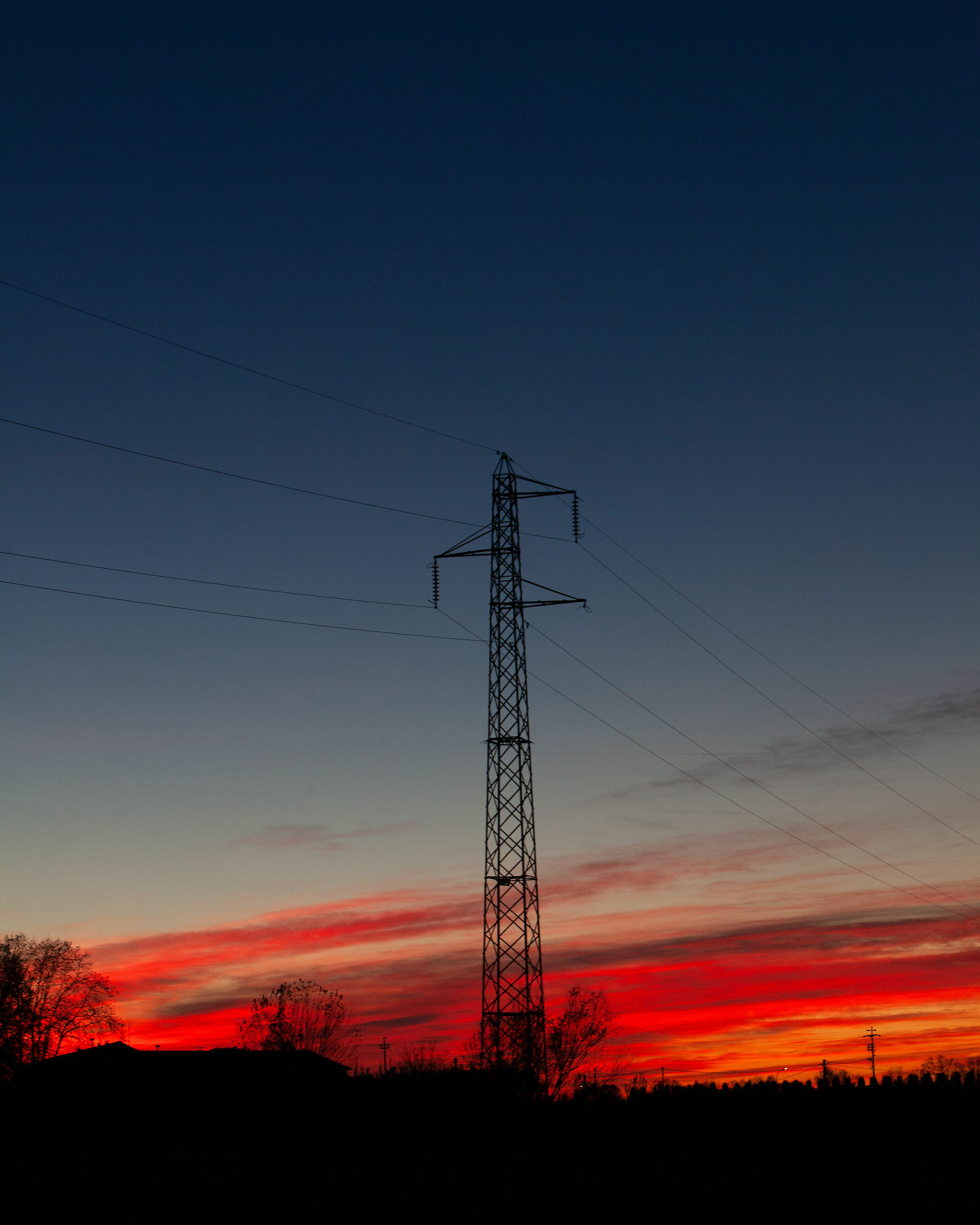 Tralicci al tramonto