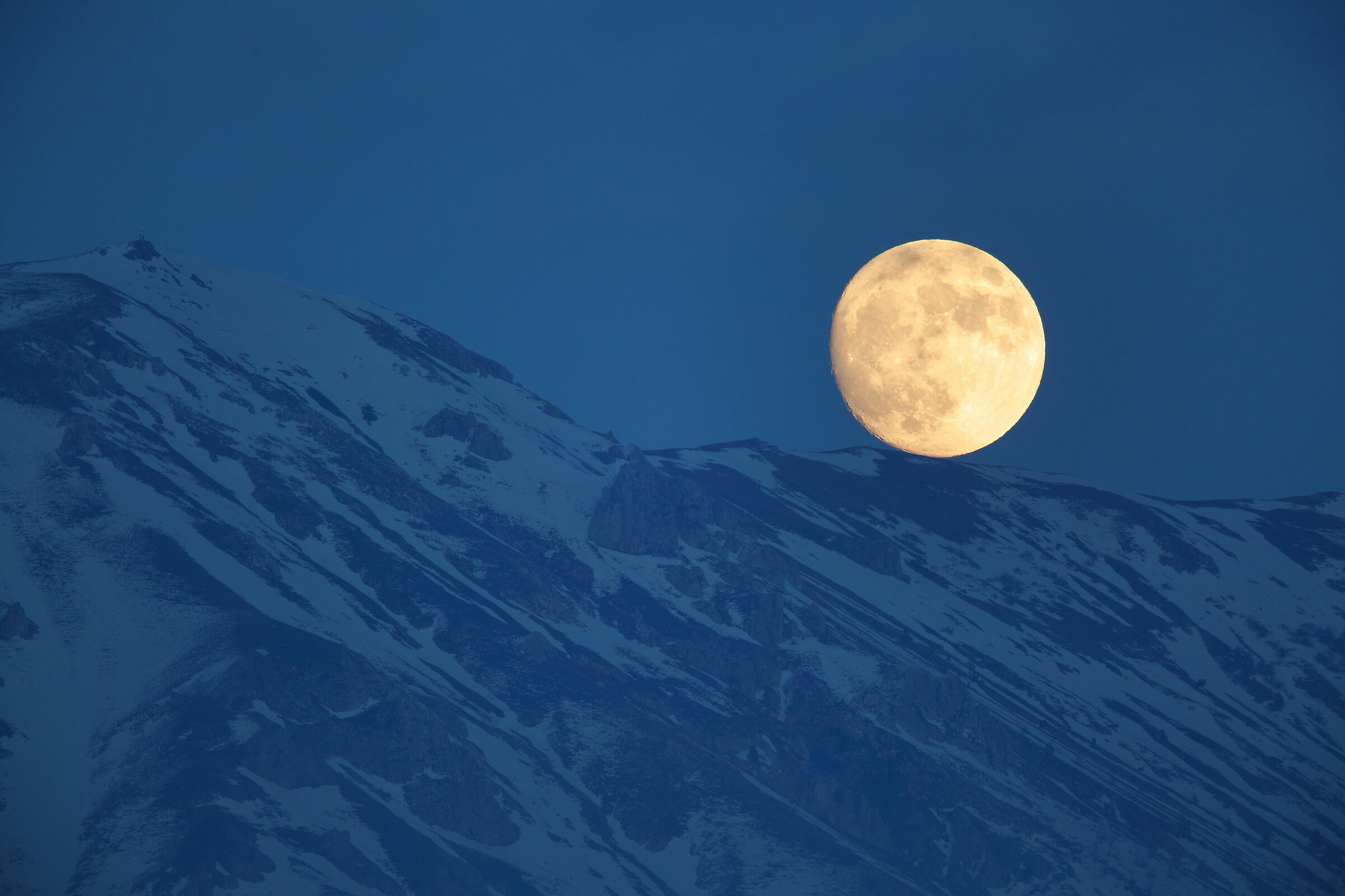 Moon on the ridge of Mount Morrone