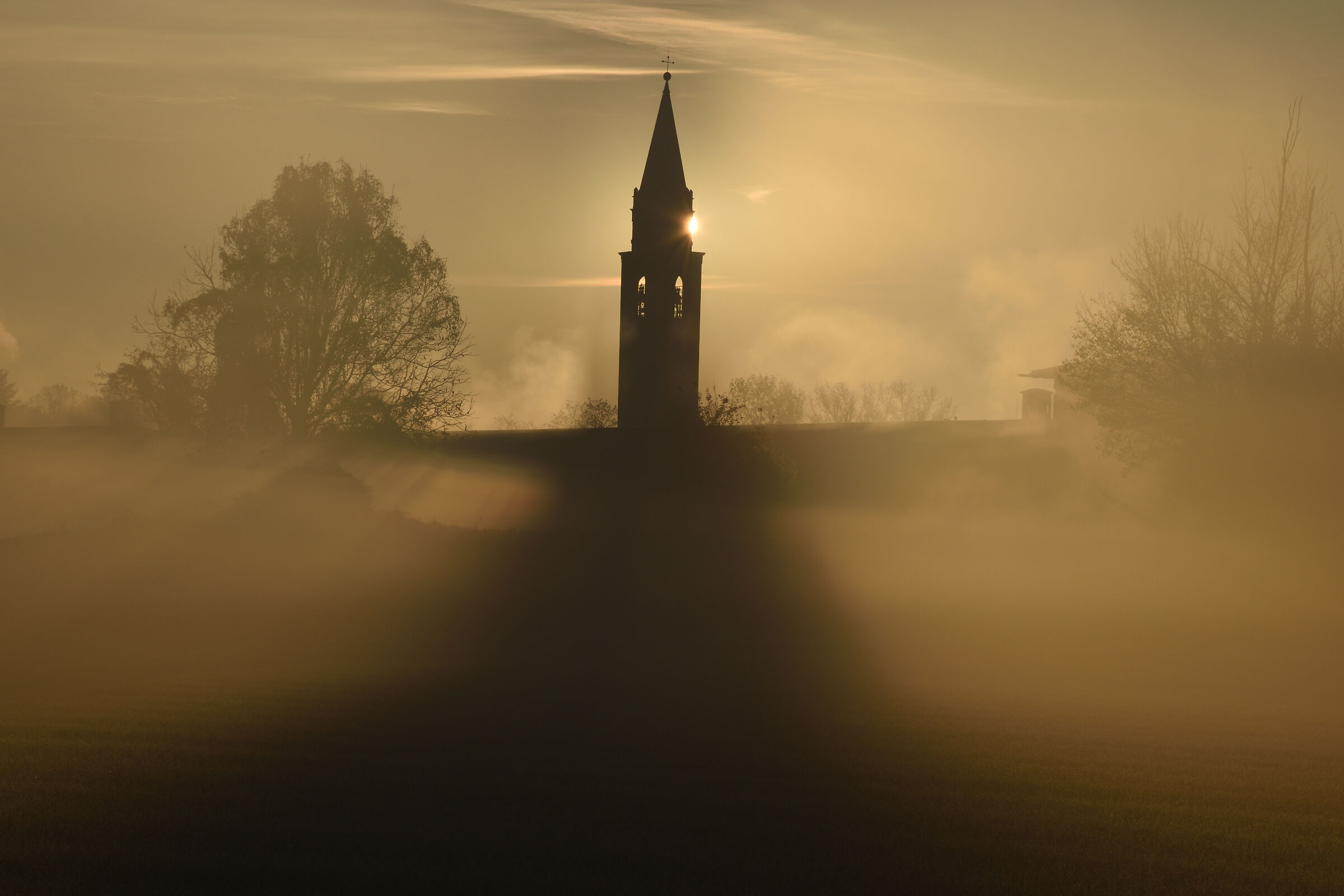 L'ombra di San Bassino sui campi