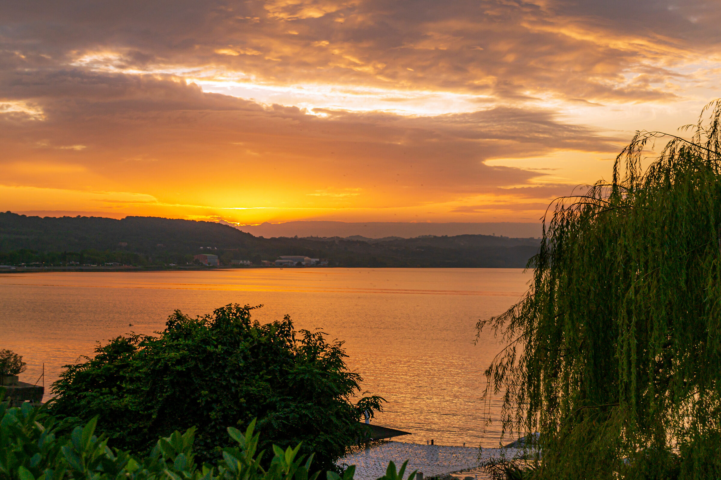 Lago di Bracciano al tramonto