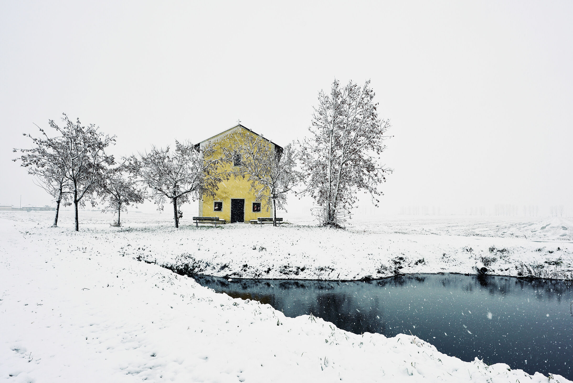 la chiesetta innevata