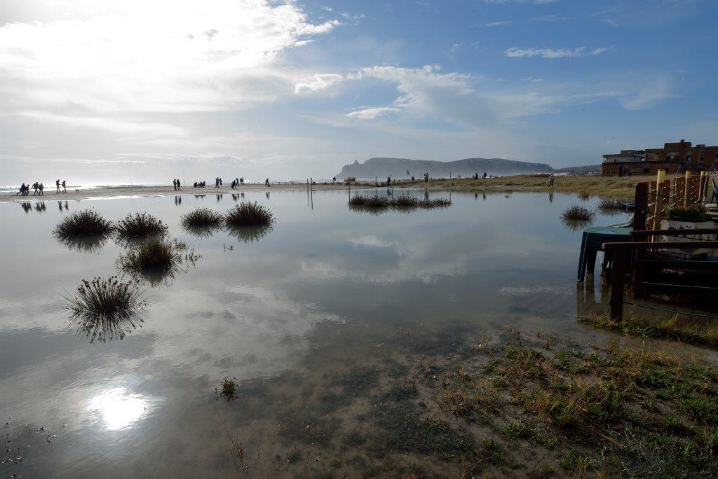 Fascino del poetto dopo la tempesta