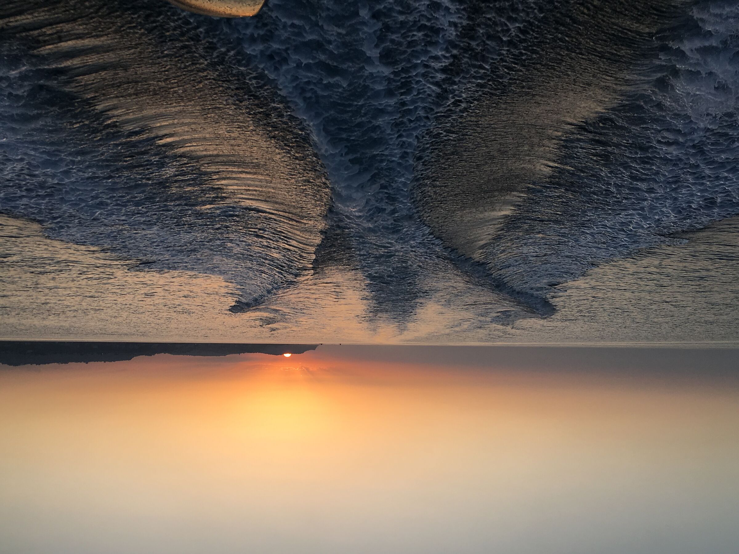 Navigare al tramonto