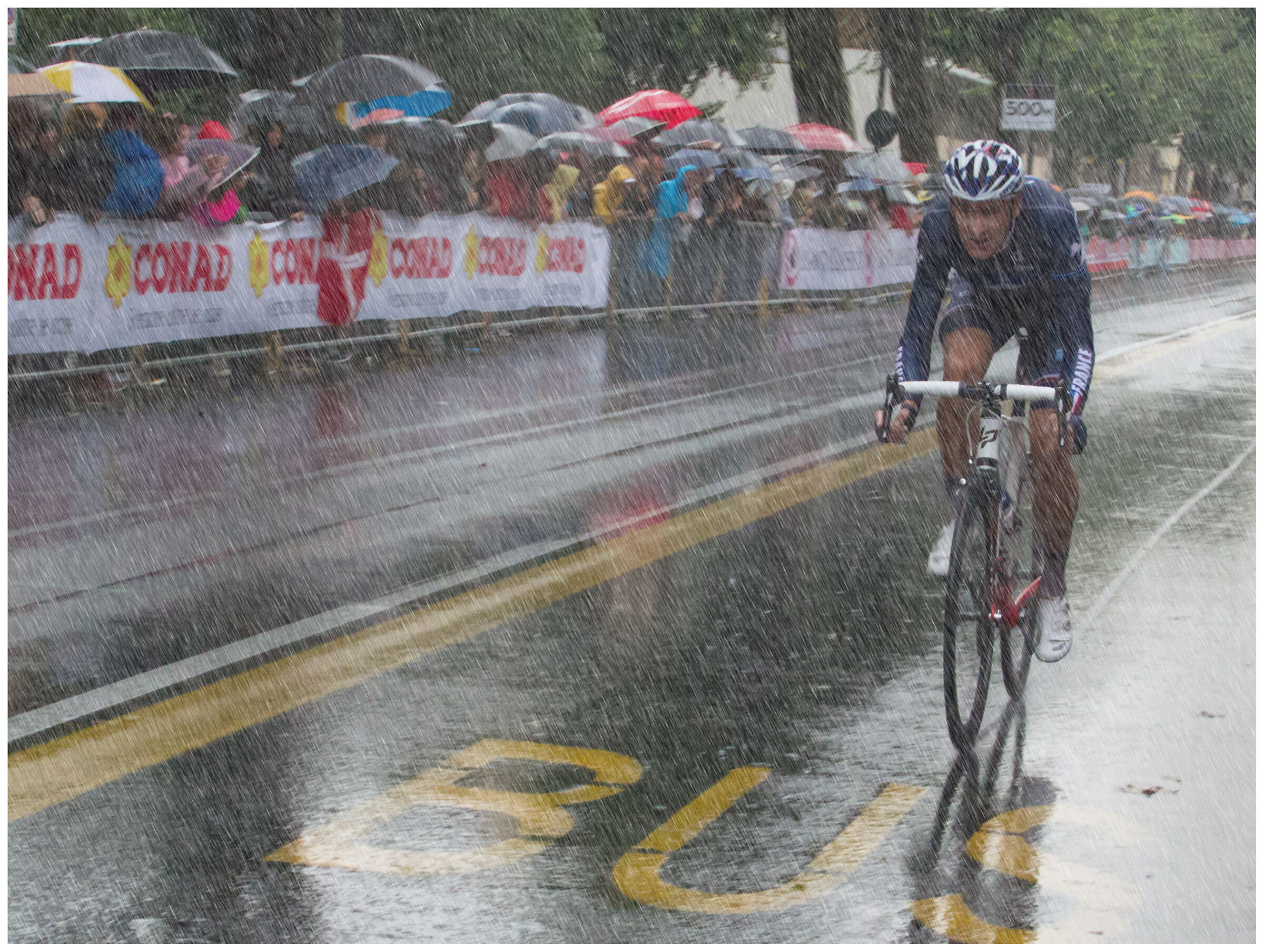 ARRIVAL IN THE RAIN