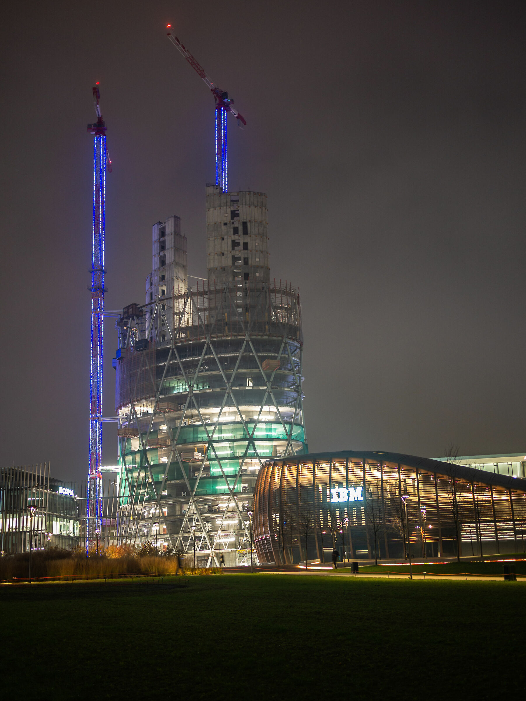 Piazza Gae Aulenti - Milan