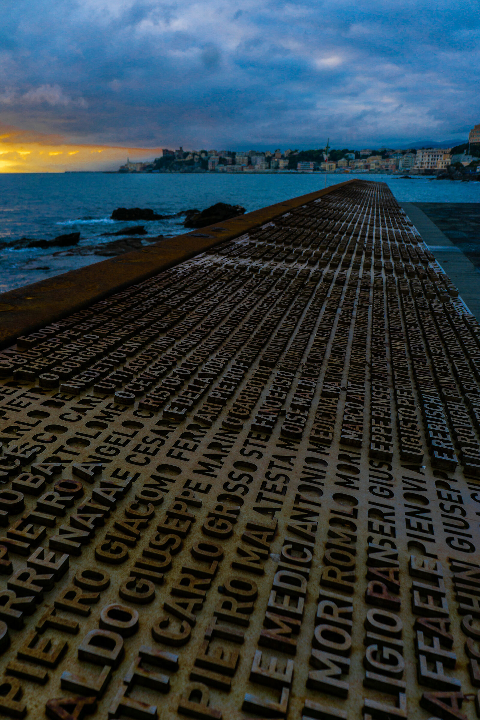 Genoca, Quarto, monument to the Thousand 2