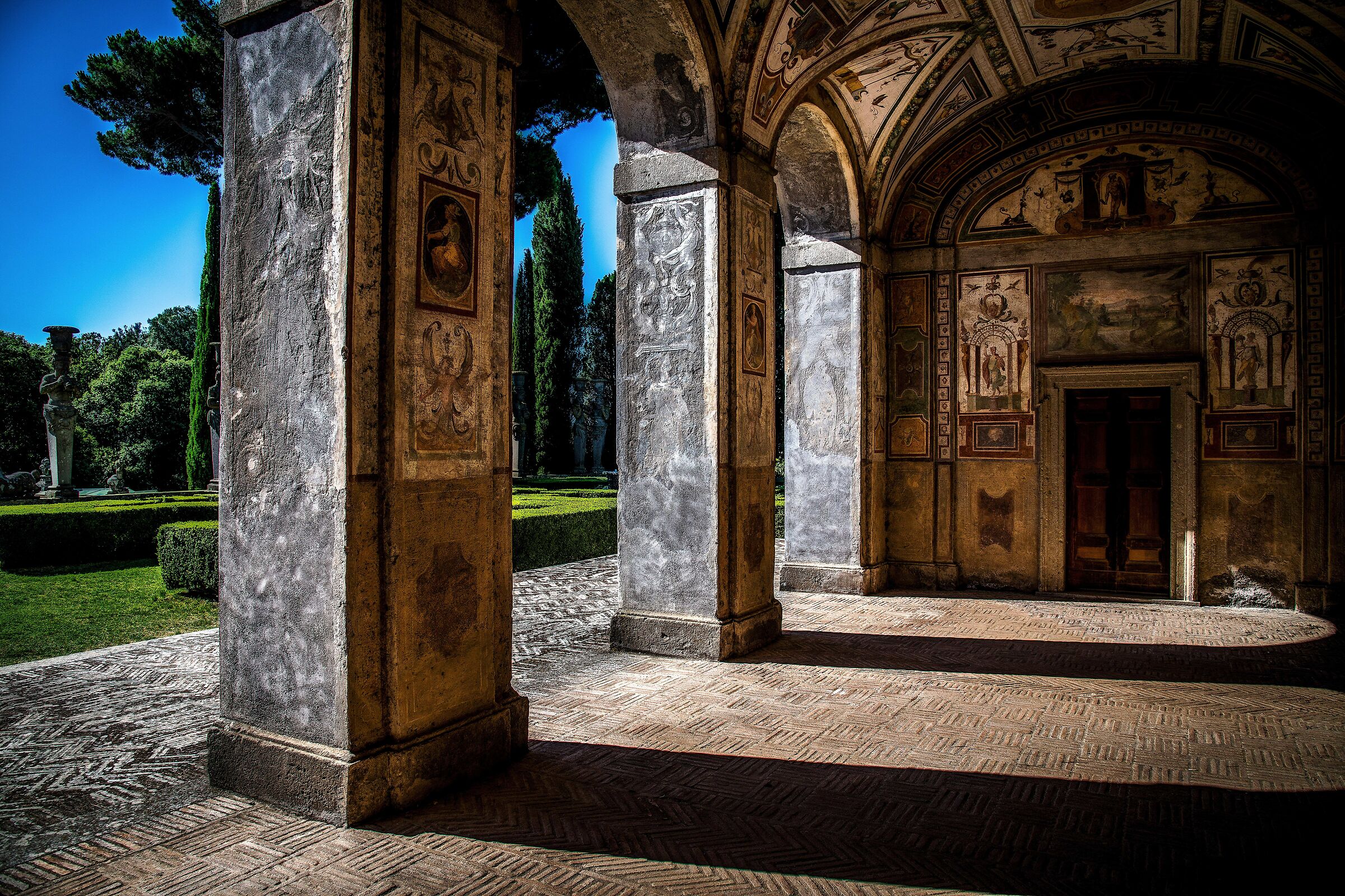 Palazzo Farnese, Residenza estiva, dettagli del portico