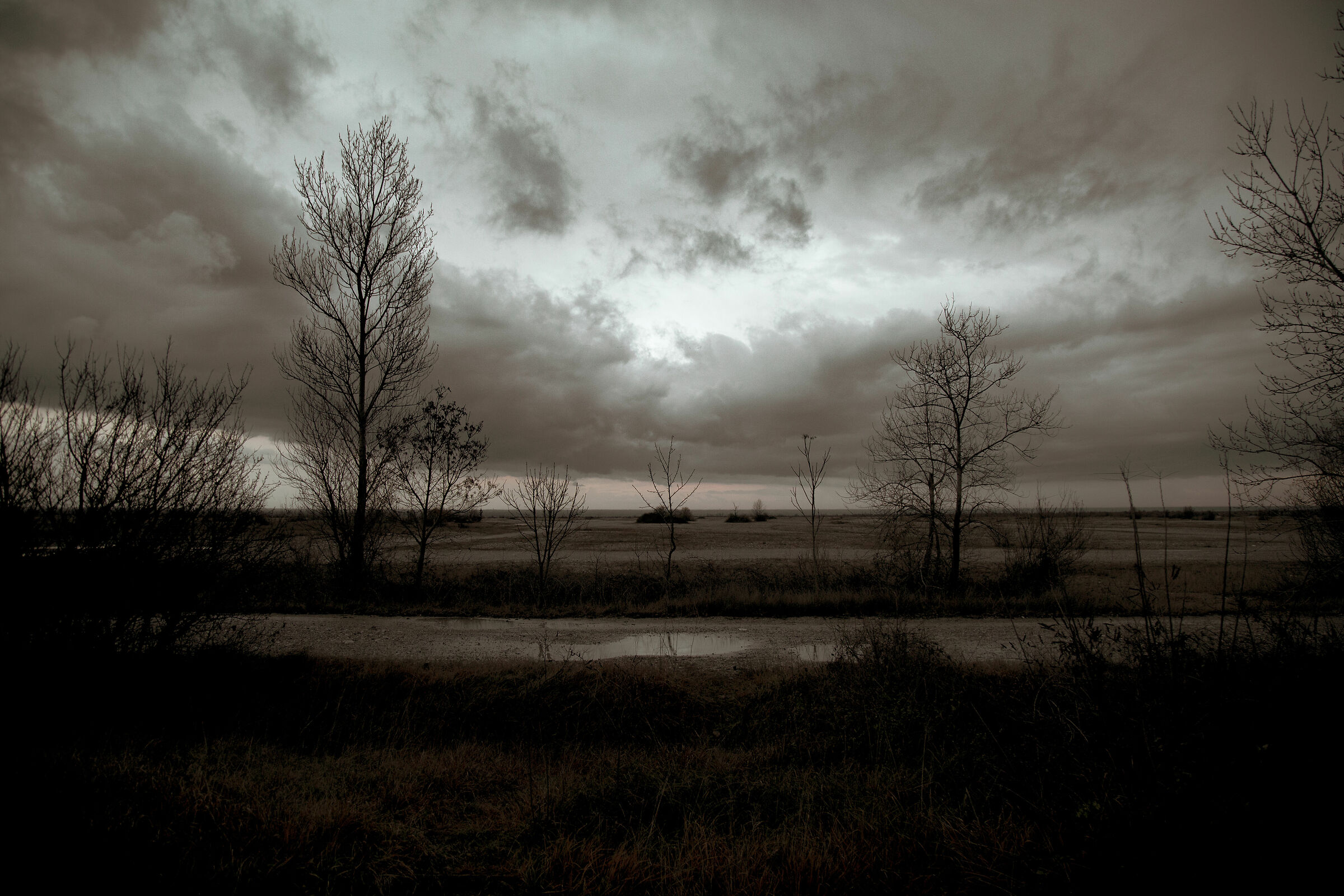 Magredi, dopo il ponte per Vivaro.