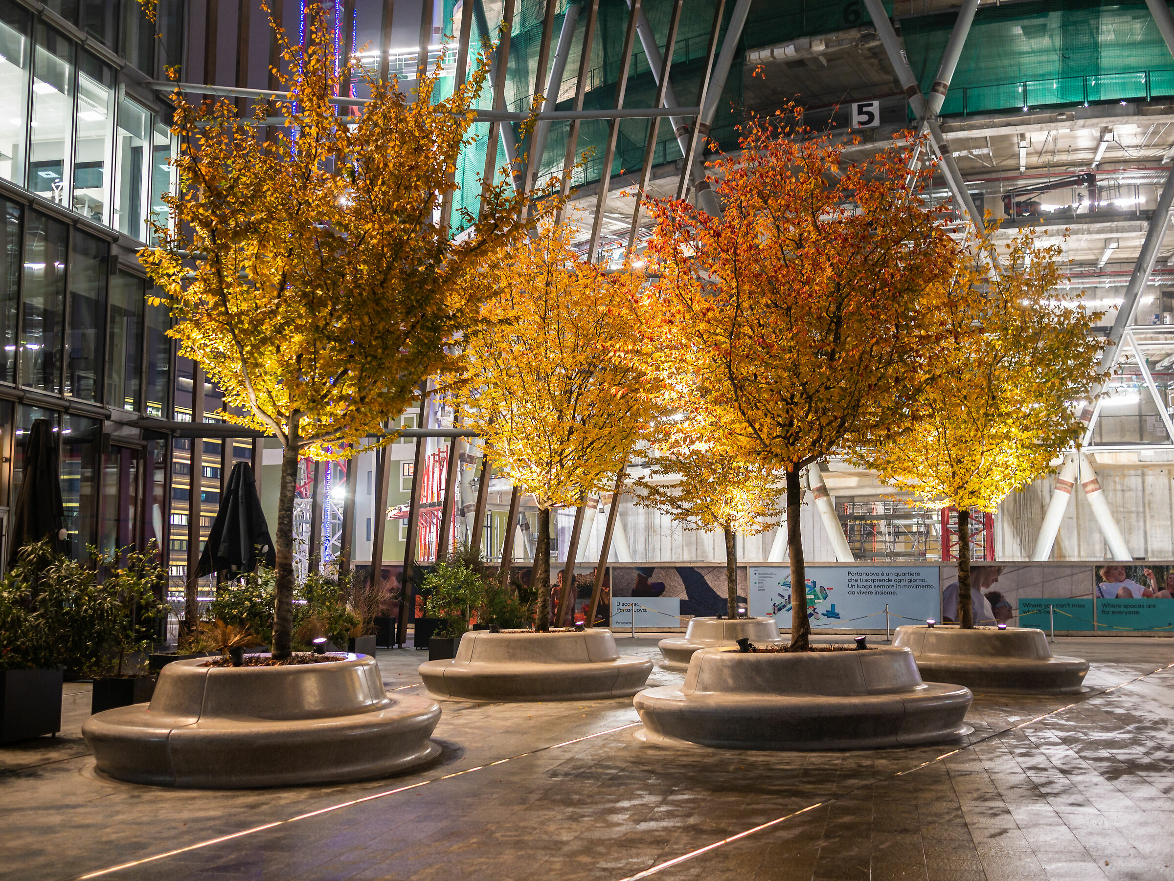 Piazza Gae Aulenti - Milan