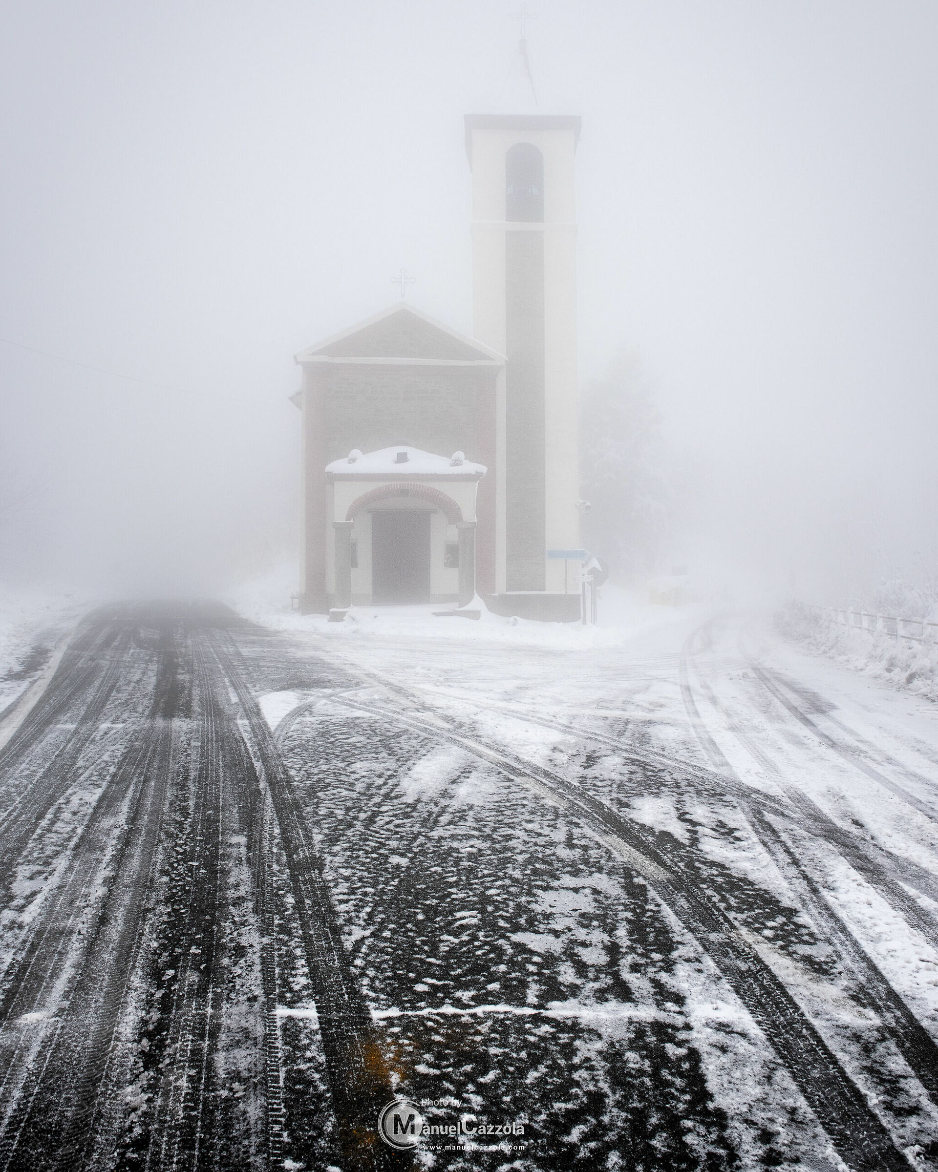 Avvolto dalla neve