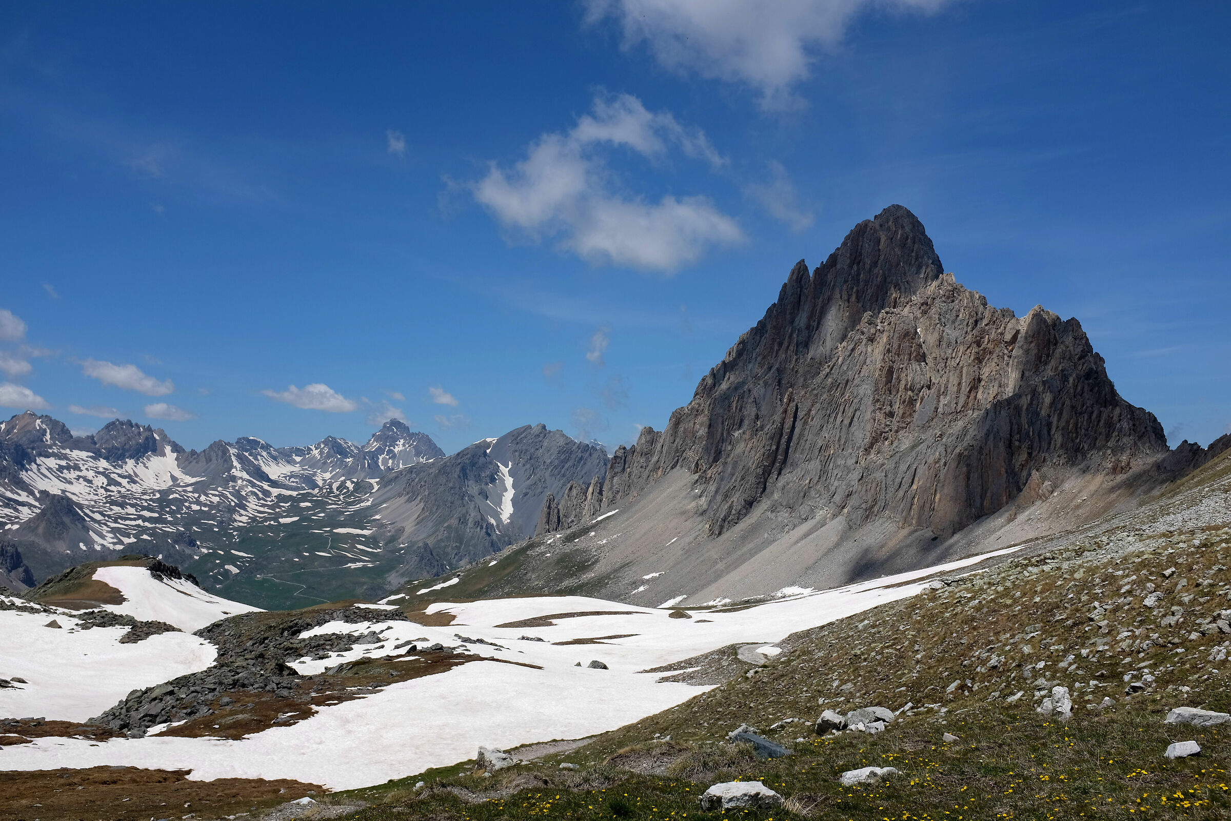 l'inverno se ne va...  Rocca la Meya... (cn)