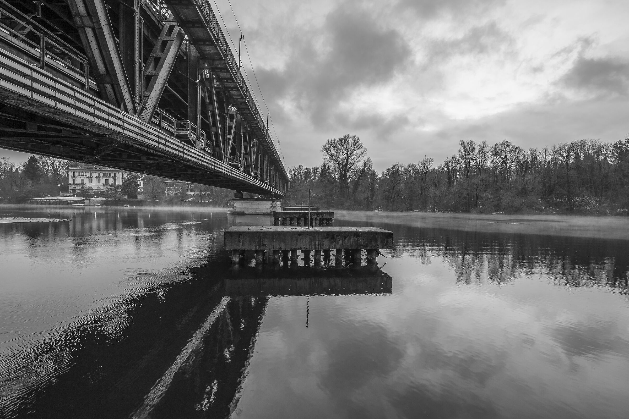 Sunday 6 December 2020, 16:10:50 - Monochrome