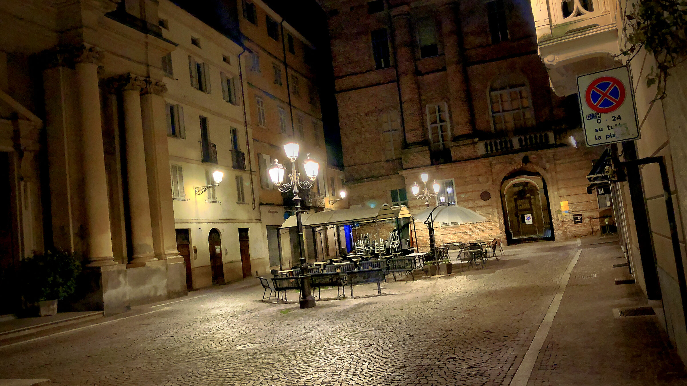 Monferrino living room