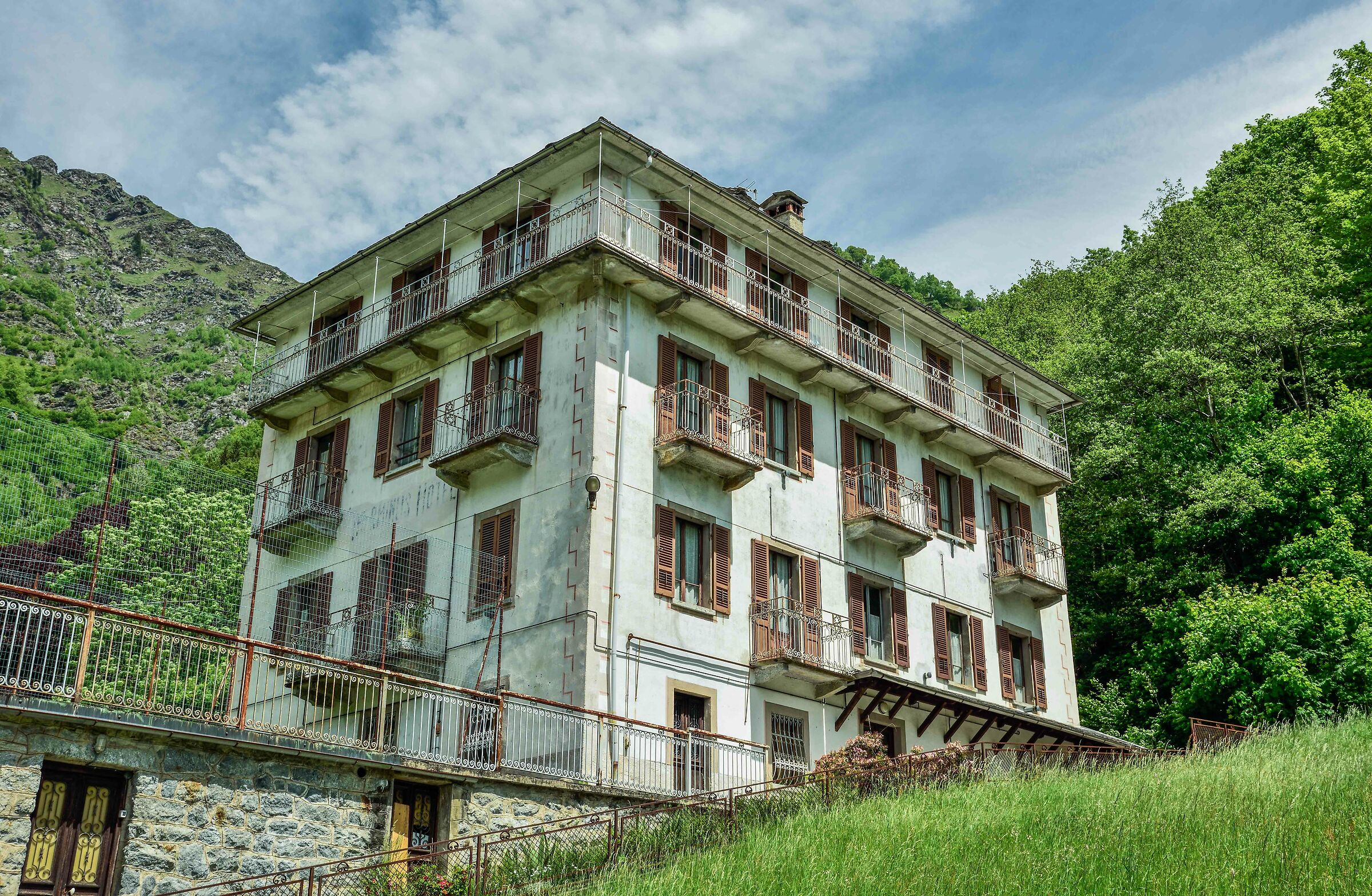 Val Mastallone fraz. Boco inferiore - vecchio albergo