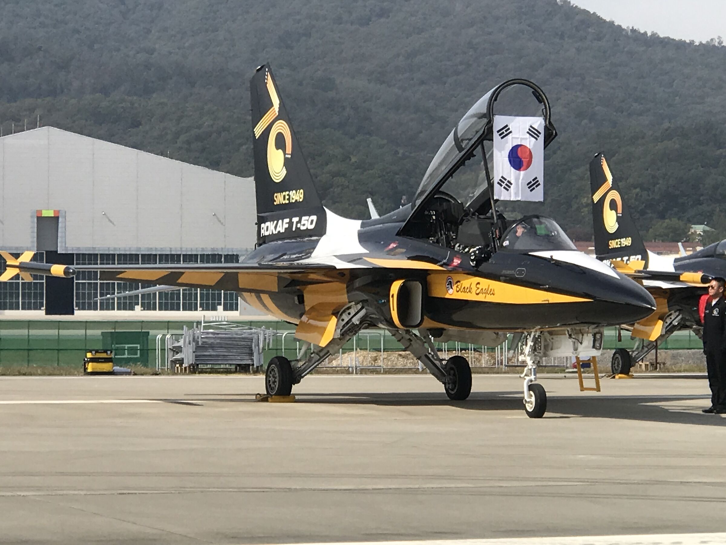 W the Koreans Black Eagles team