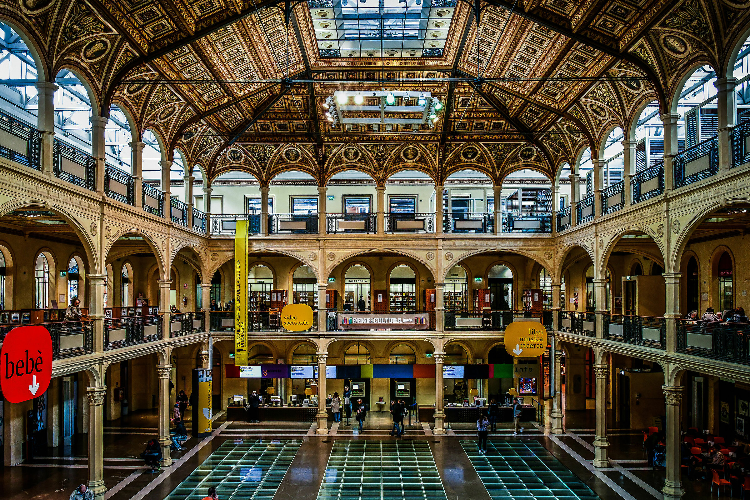 Sala Borsa, Bologna. Ora adibita a biblioteca comunale