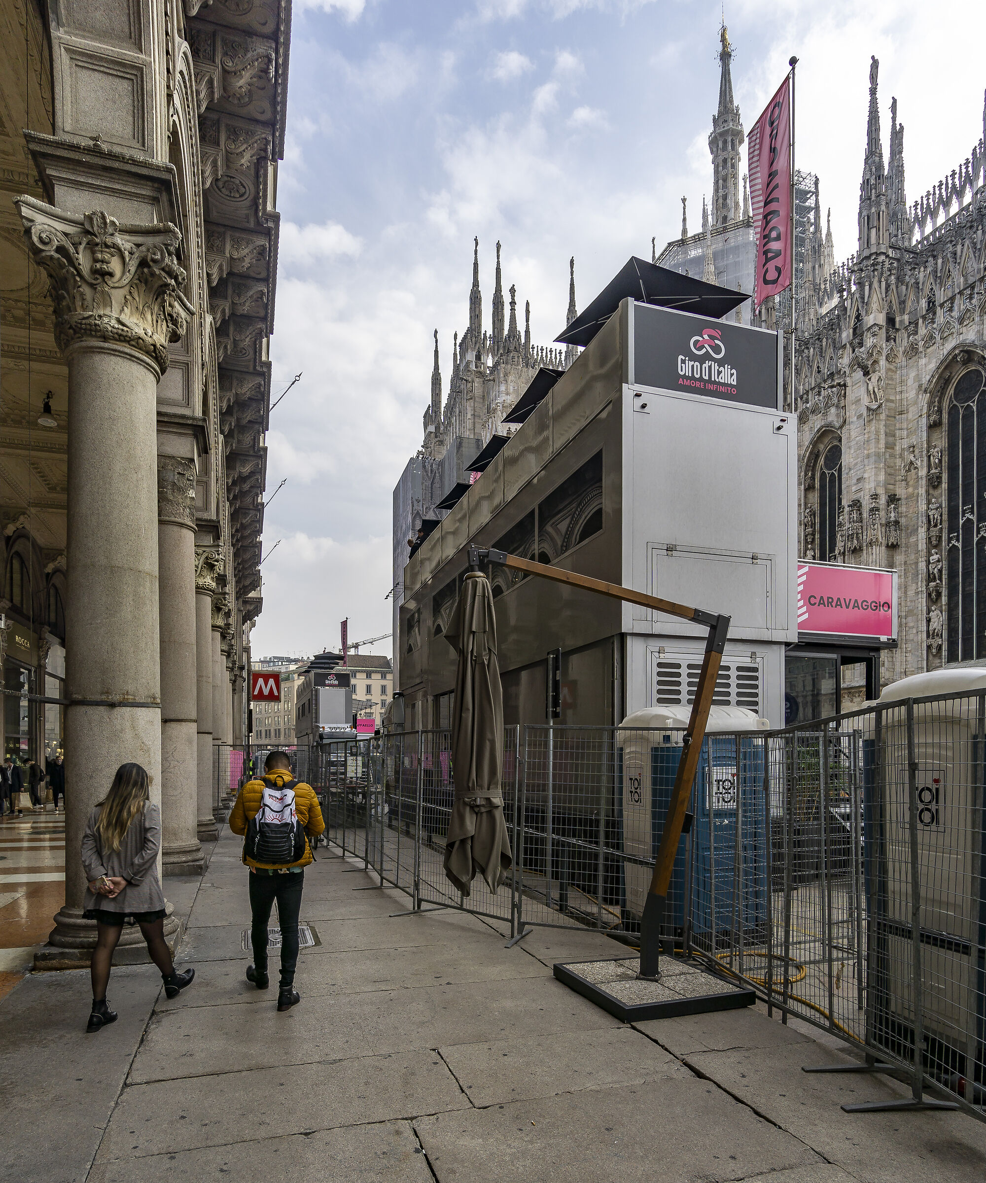 Waiting for the arrival of the Giro d'Italia - 11:32