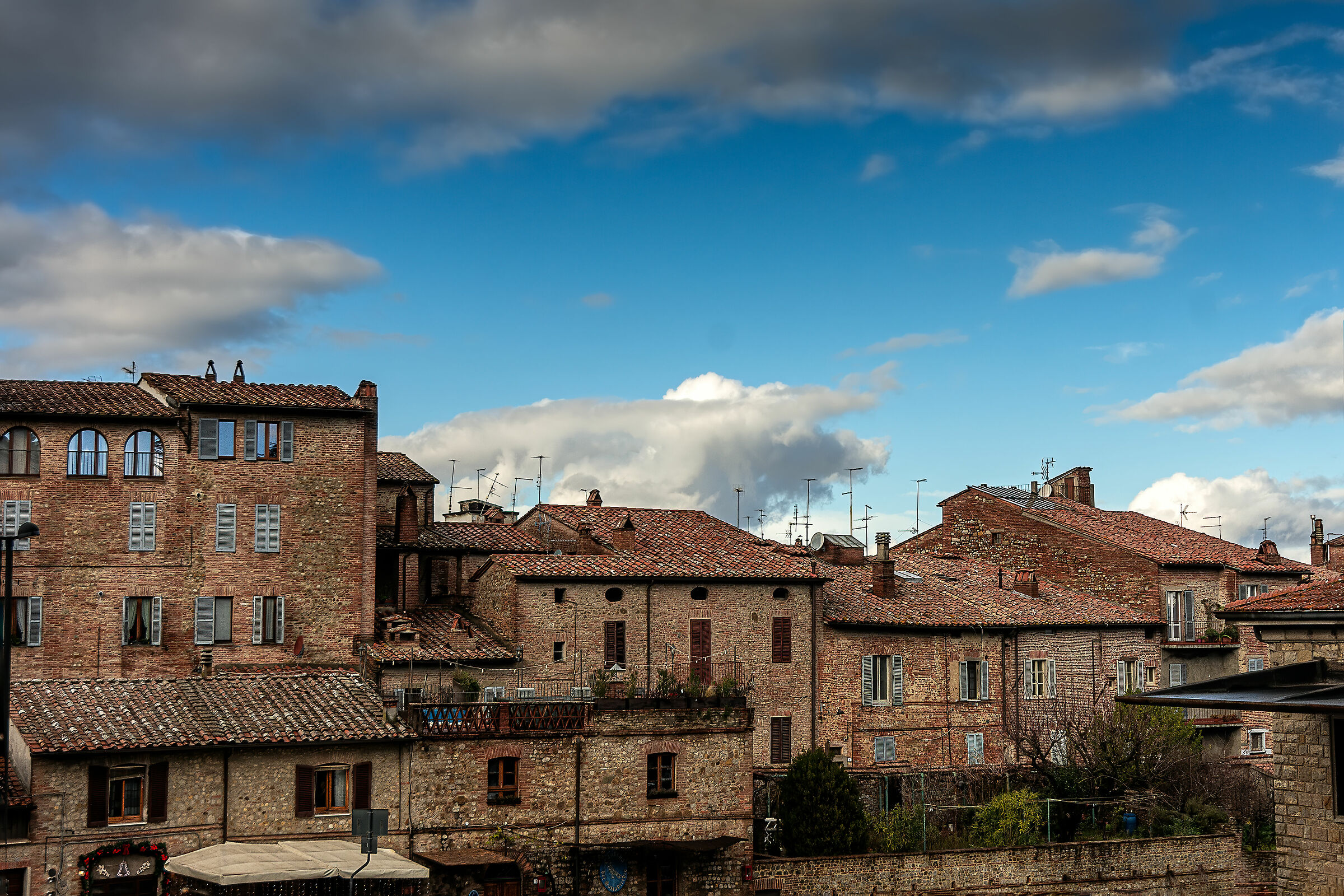 the skies of the " Perugino " City of the parish church