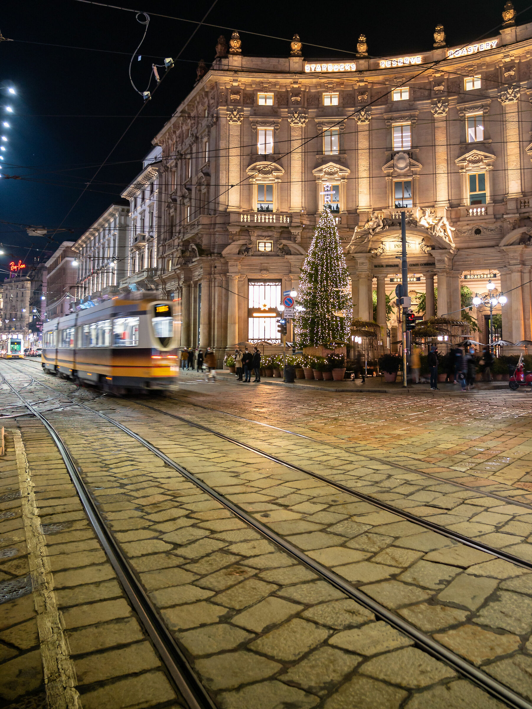 Starbucks - Cordusio Square