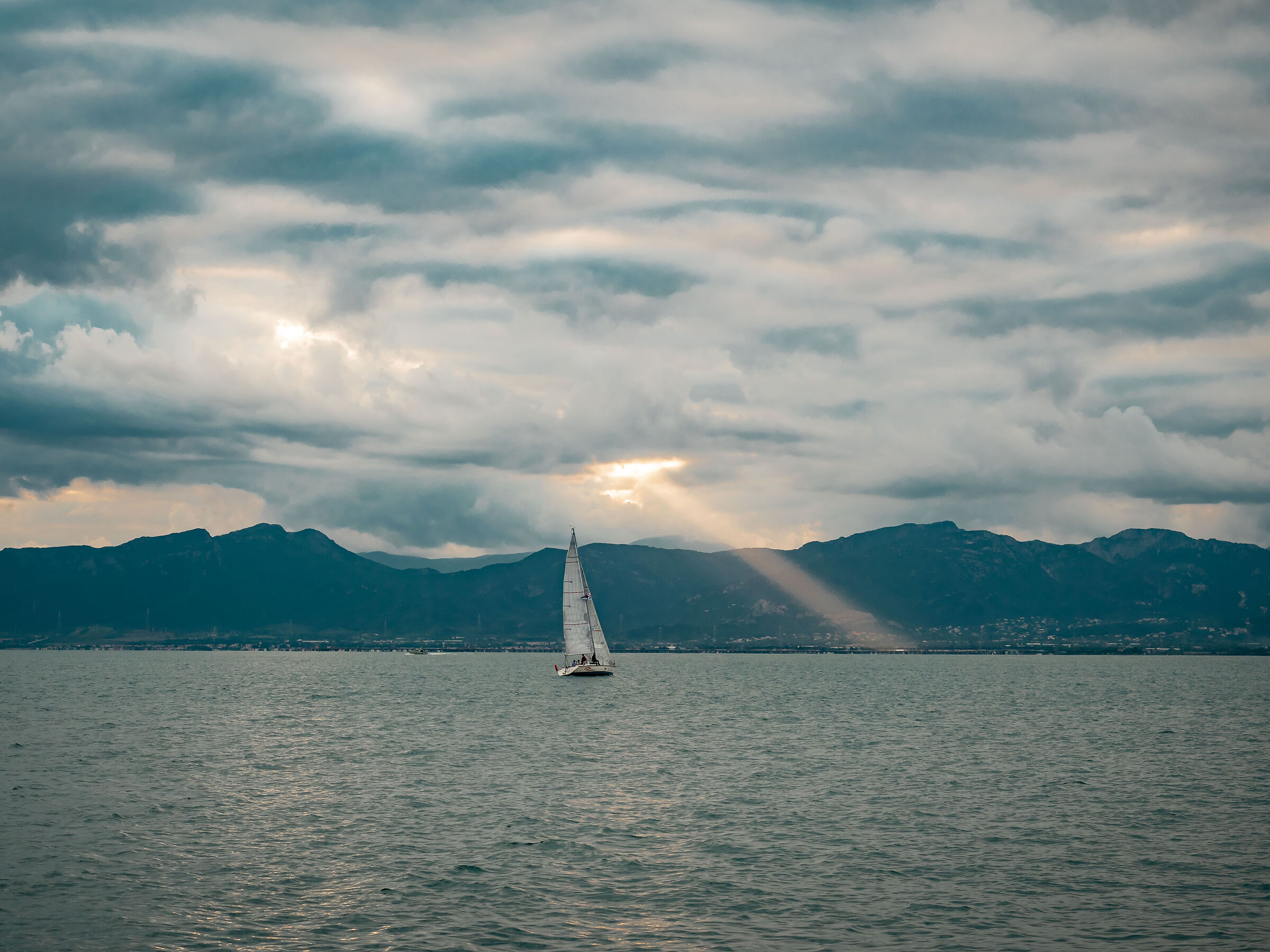 Un raggio in mezzo alla solitudine