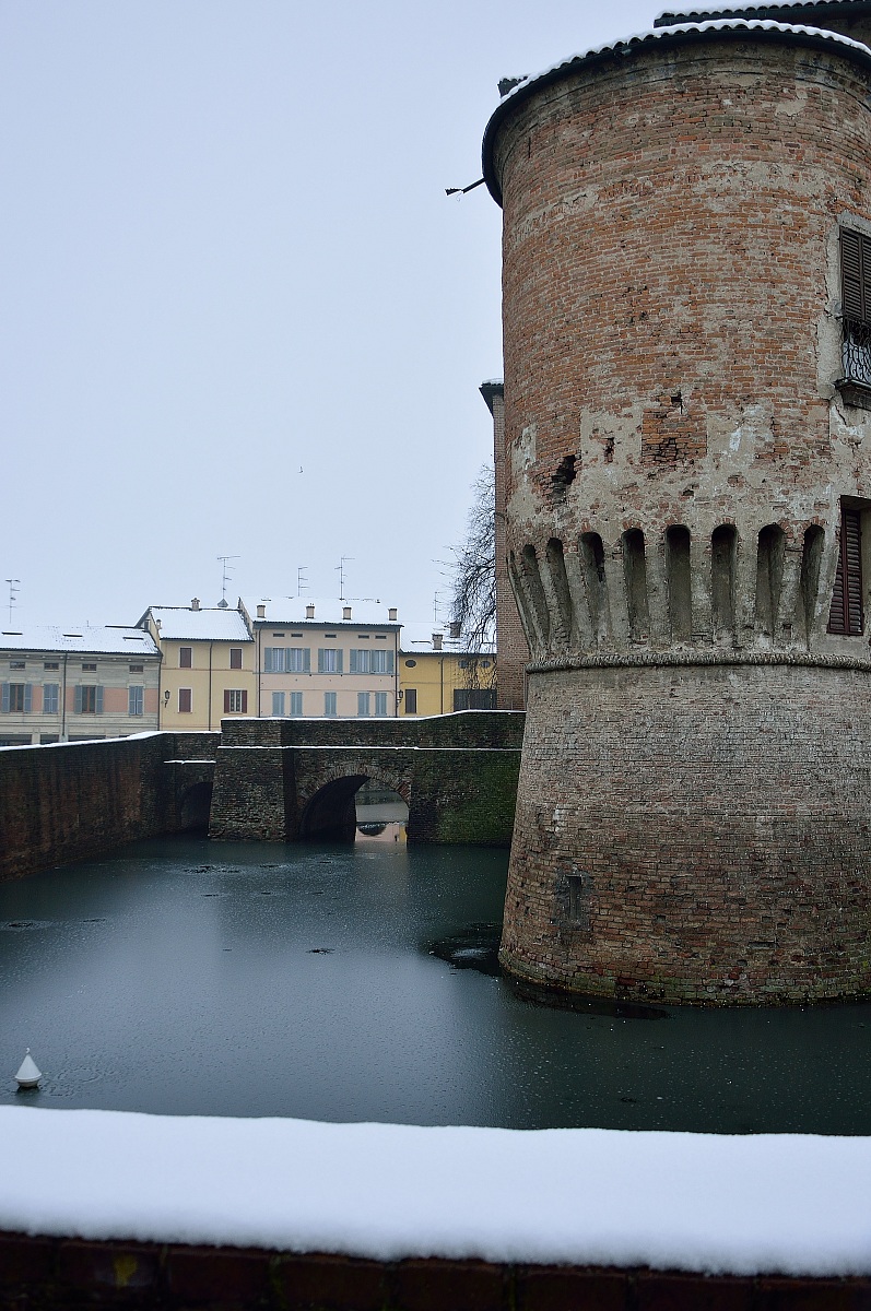 fontanellato rocca  con neve