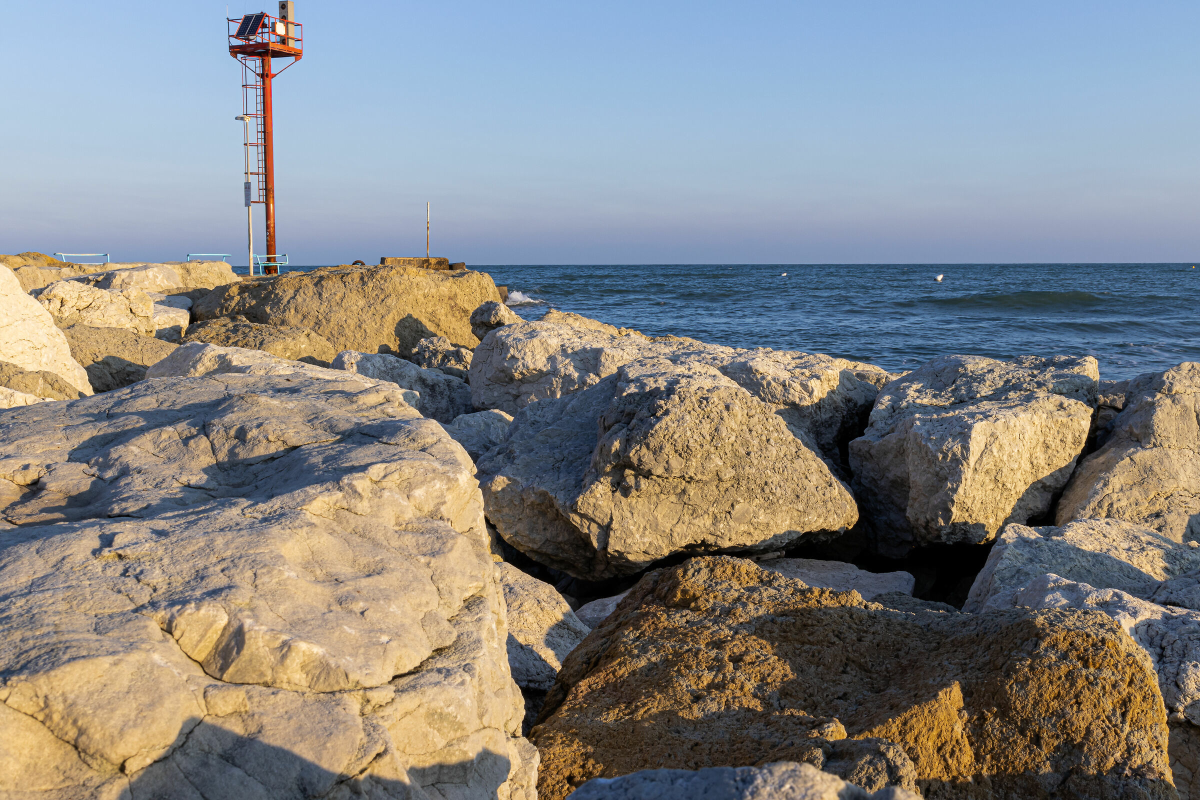 Mattina sugli scogli