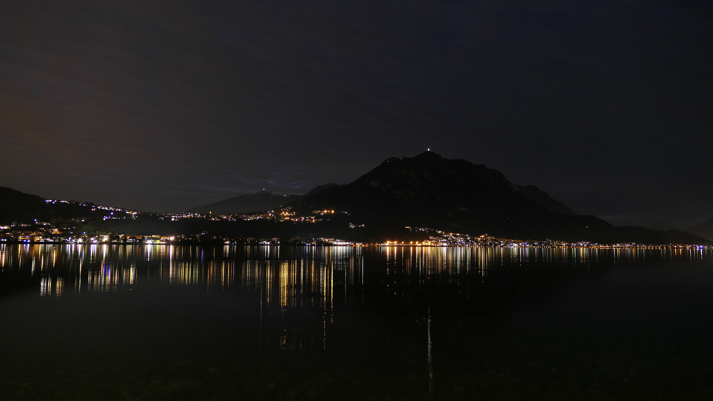 Riflessi notturni sul lago di Garlate 2