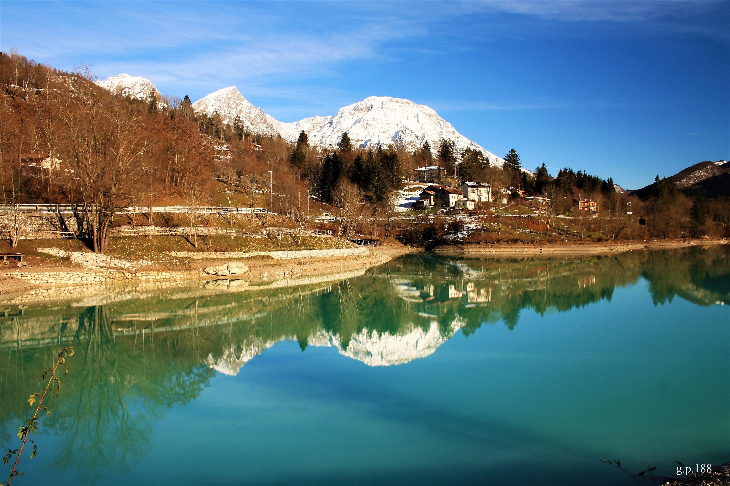 Riflessi nel lago di Barcis