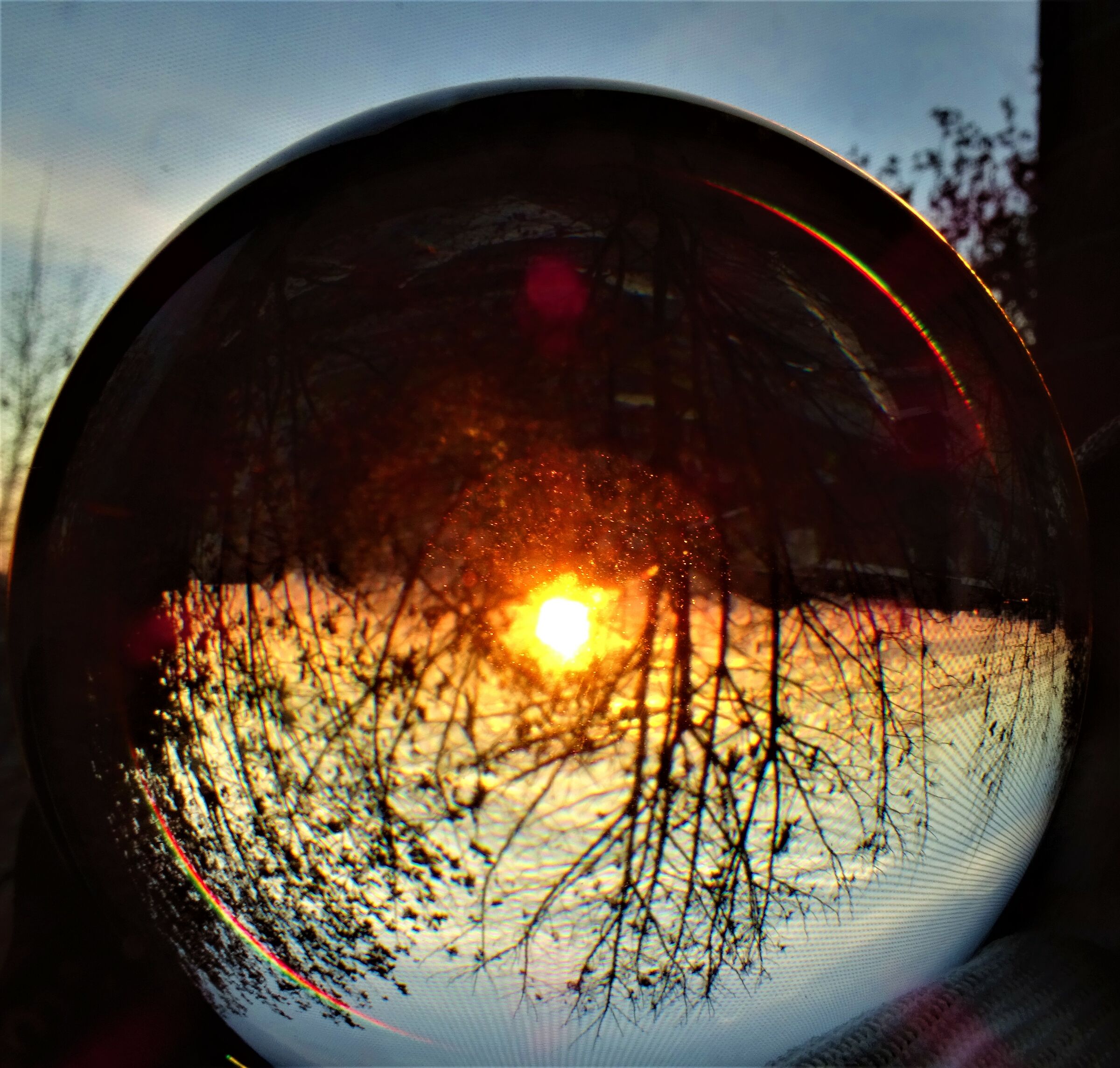 alba dentro una sfera di cristallo