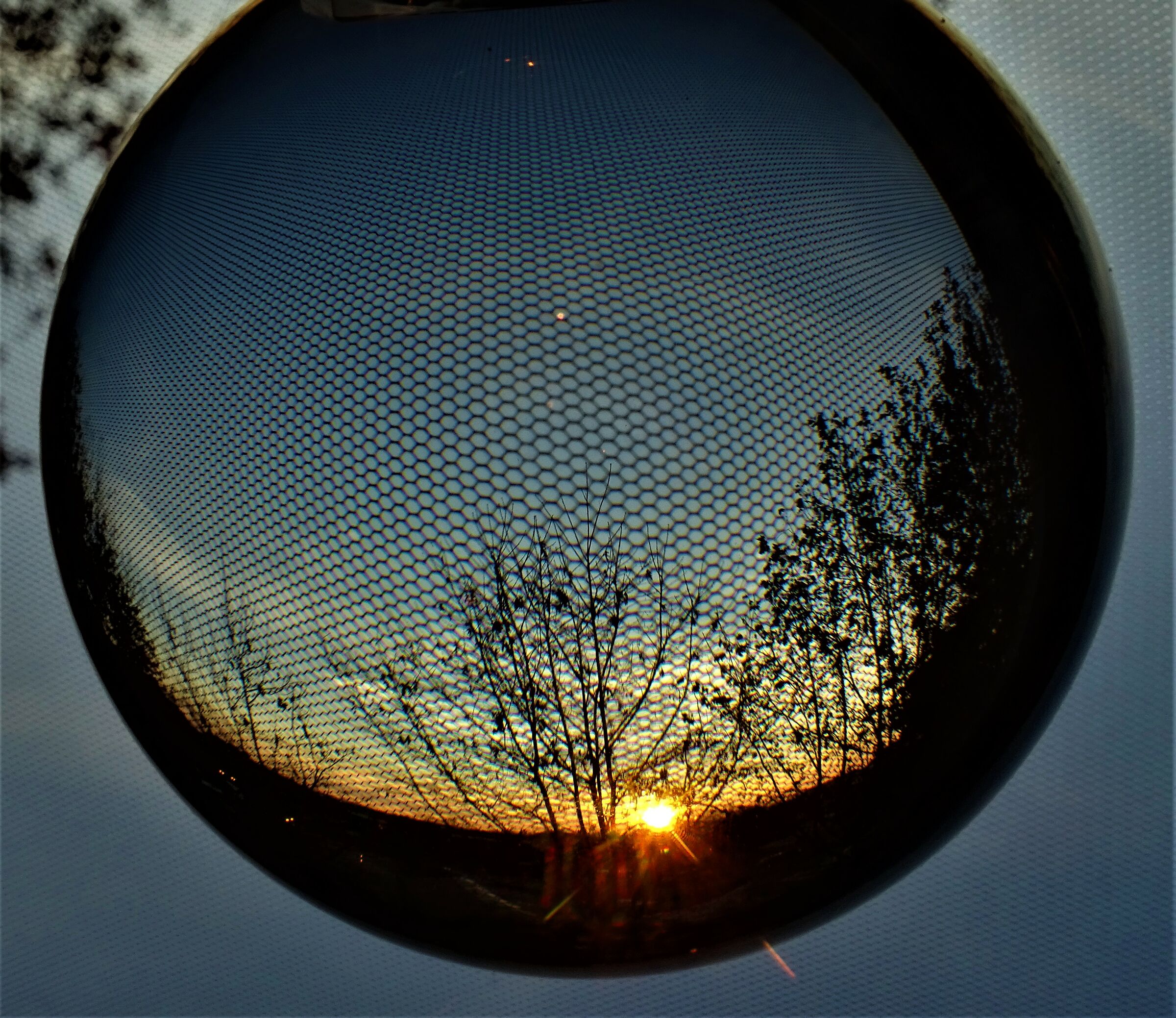 l'alba dentro una sfera...